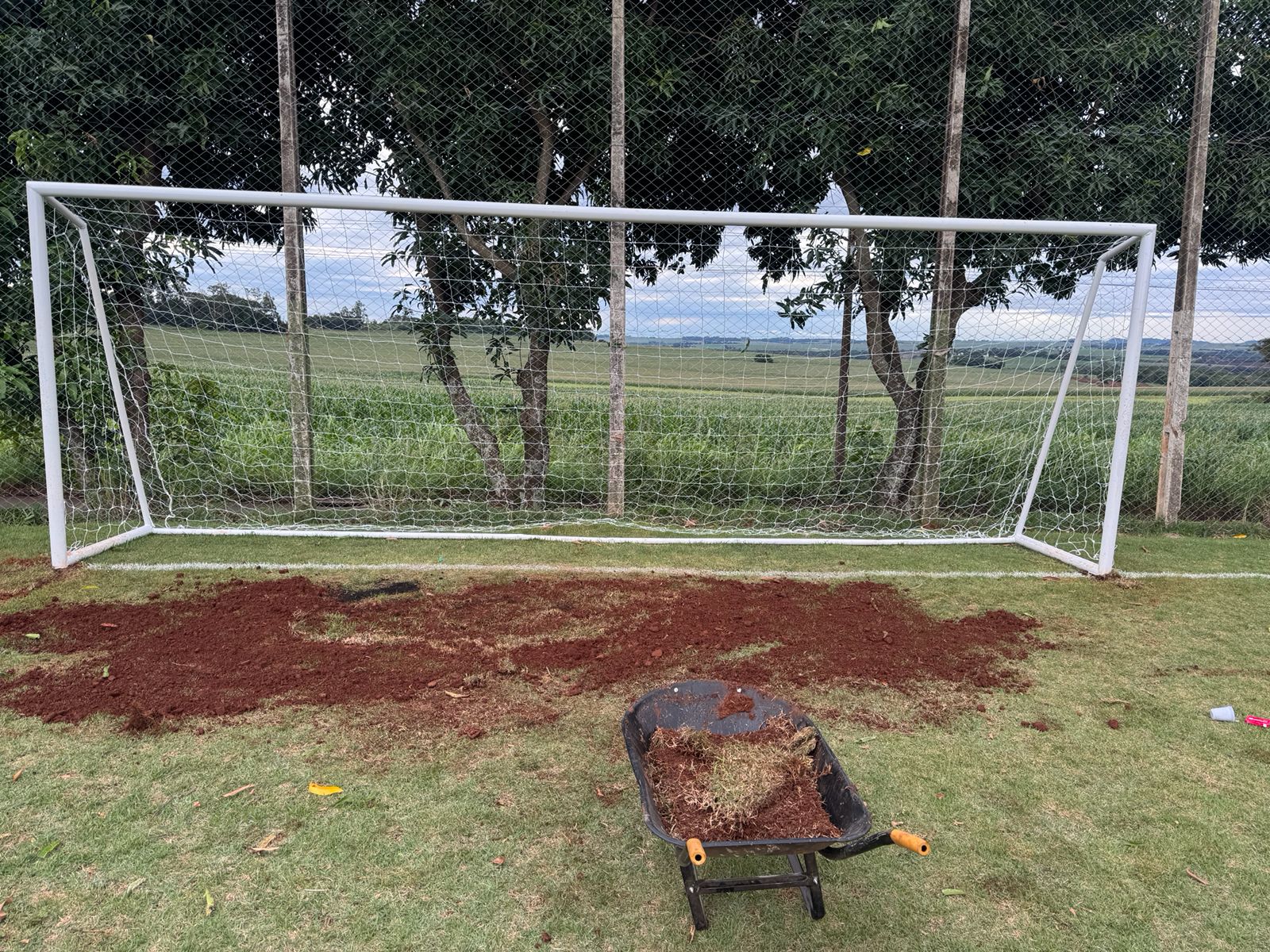 Campo do Bairro Renascer passa por melhorias