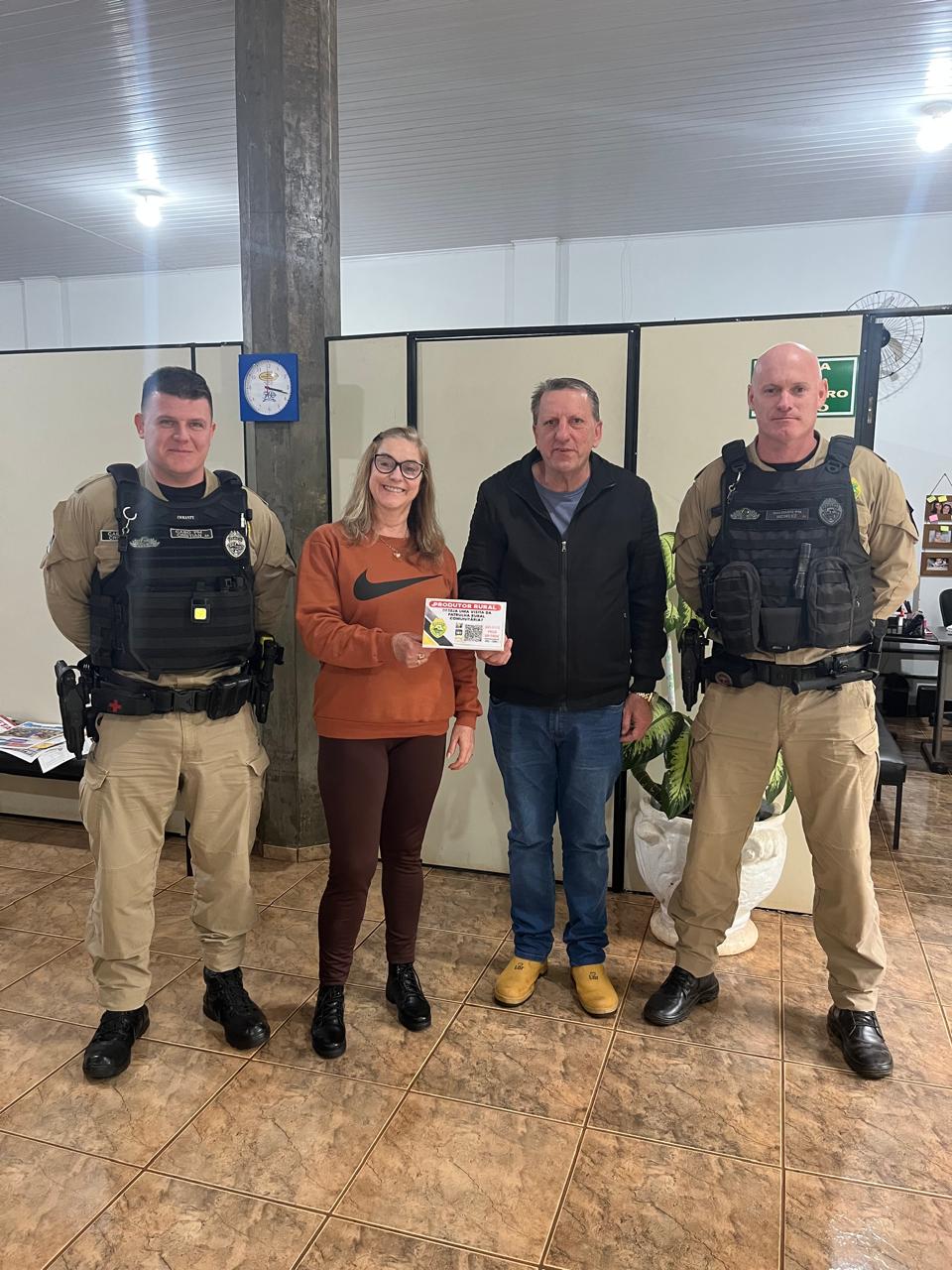 Secretaria de Agricultura de Missal recebe QR Code para que produtores realizem pré-cadastro da Patrulha Rural