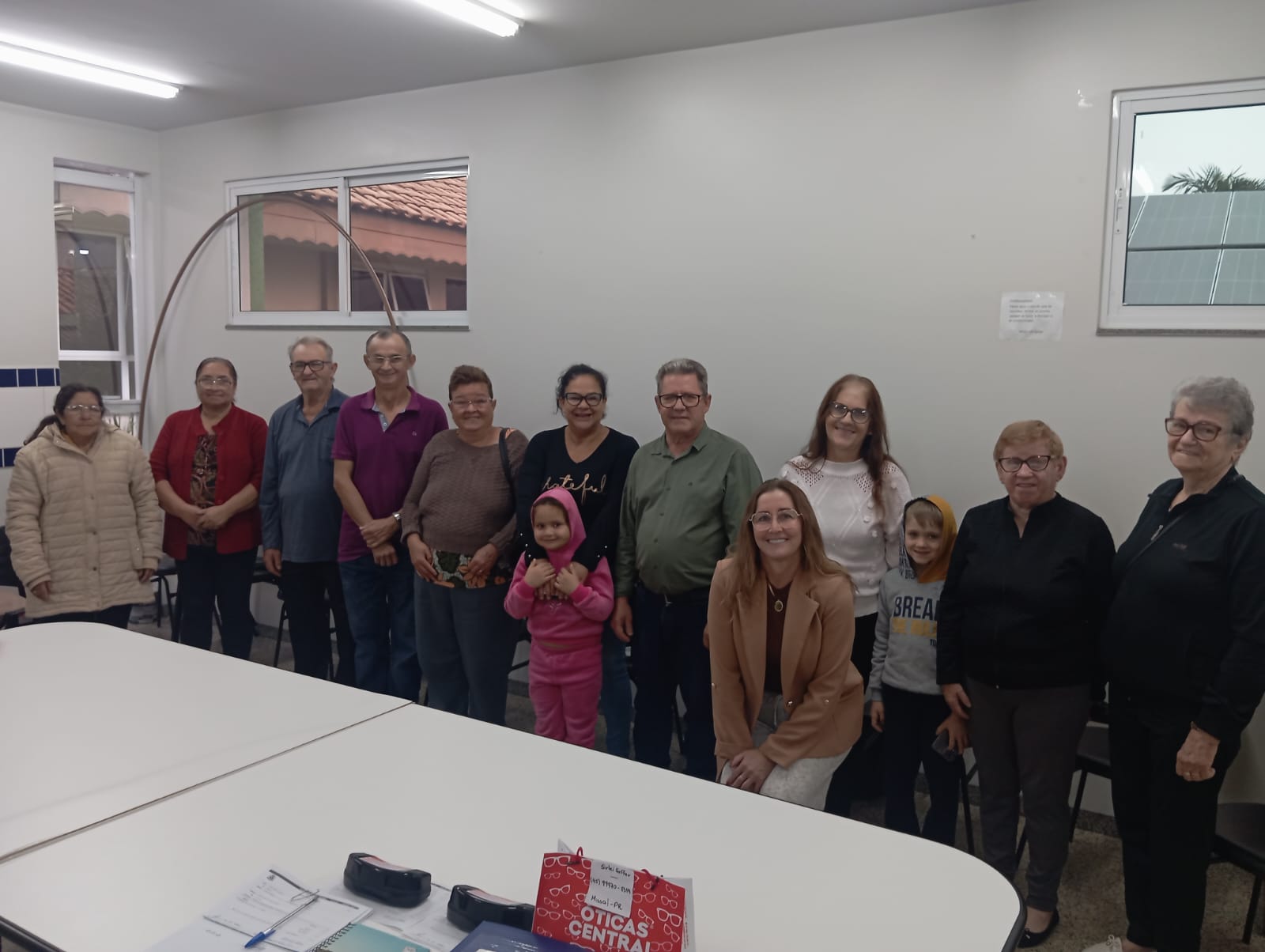 Óculos de Maio do programa Olhar Missalense são entregues em Missal