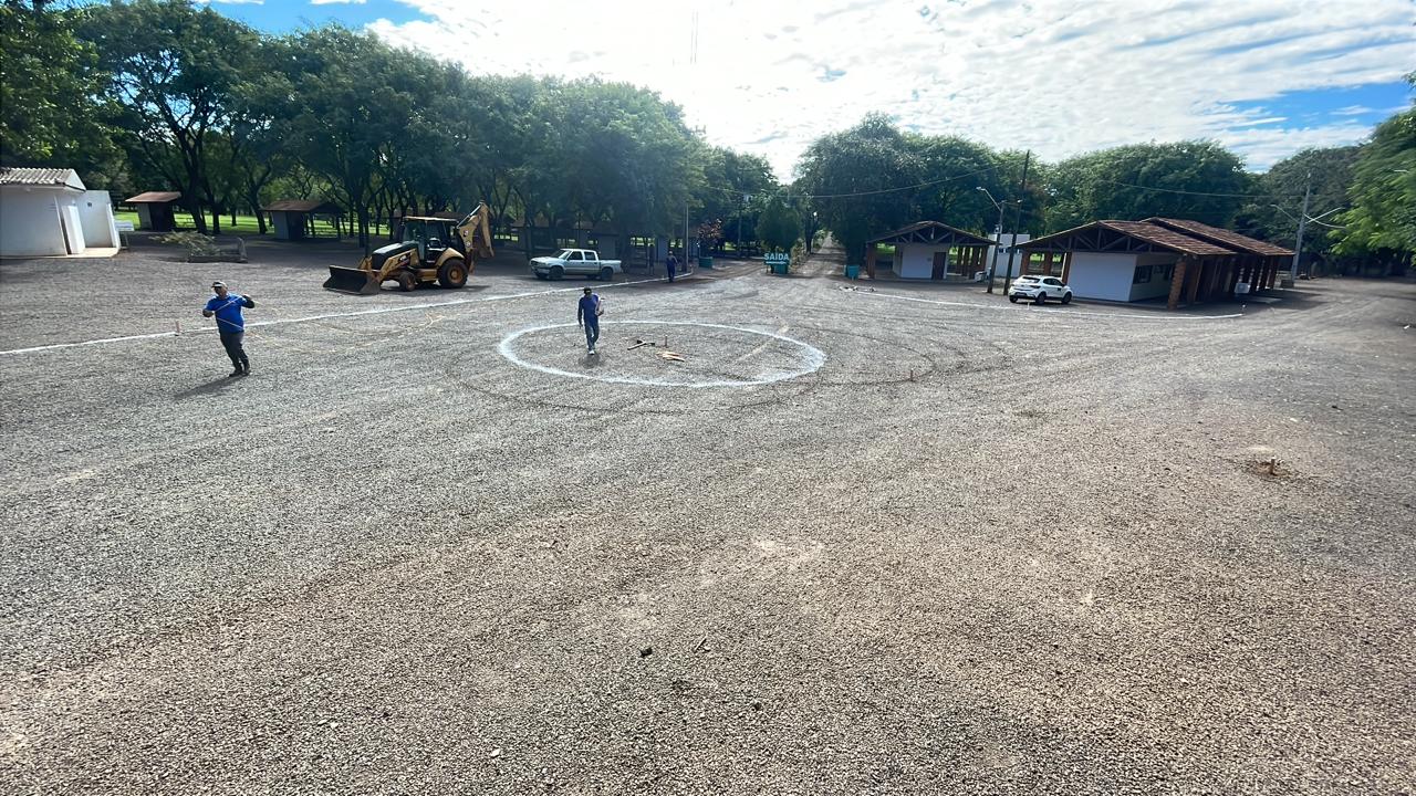 Empresa inicia marcação para Pavimentação Asfáltica na Prainha em Missal