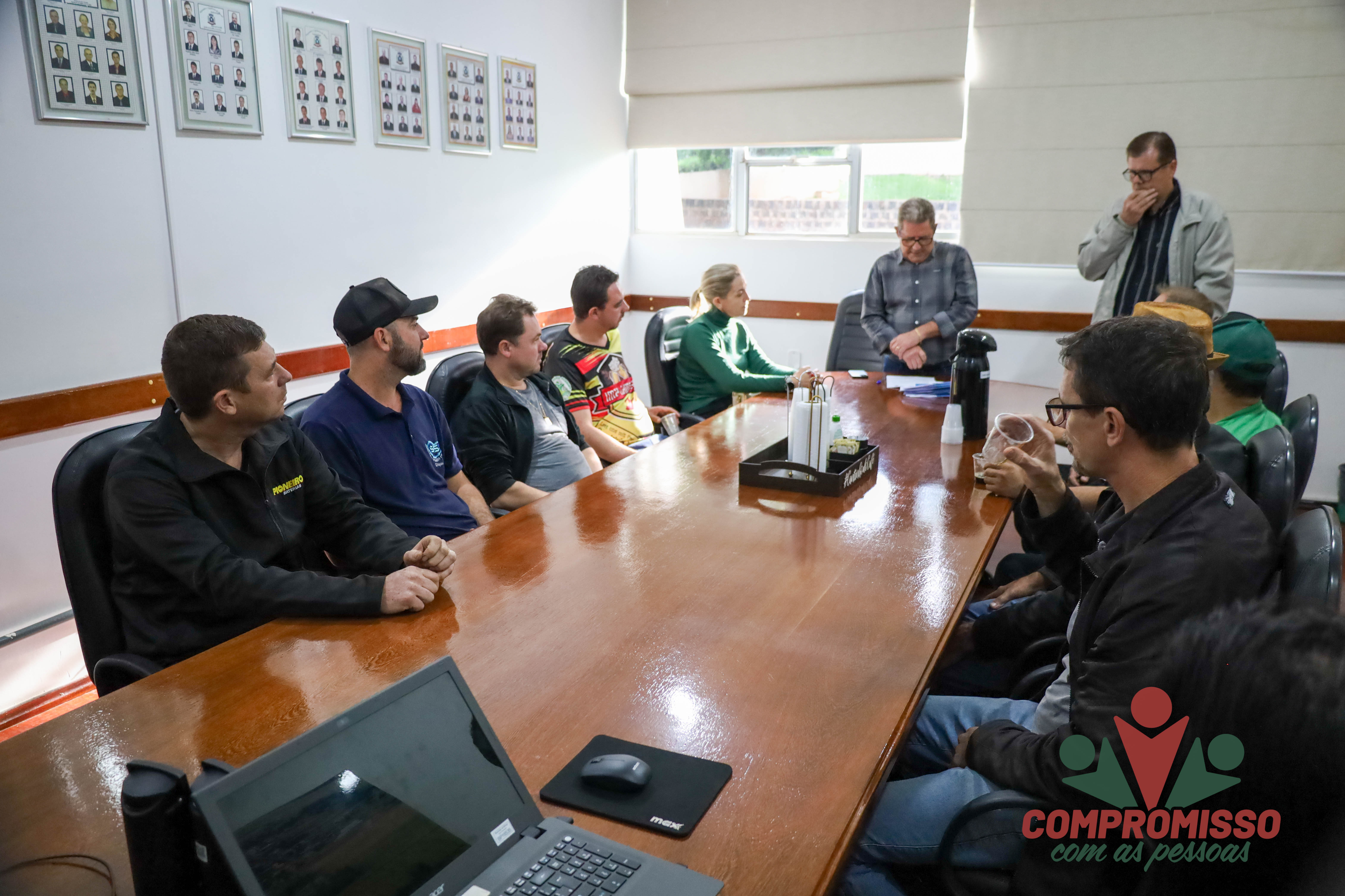 Administração de Missal entrega cartões de utilização na frota municipal para prestadores de serviços