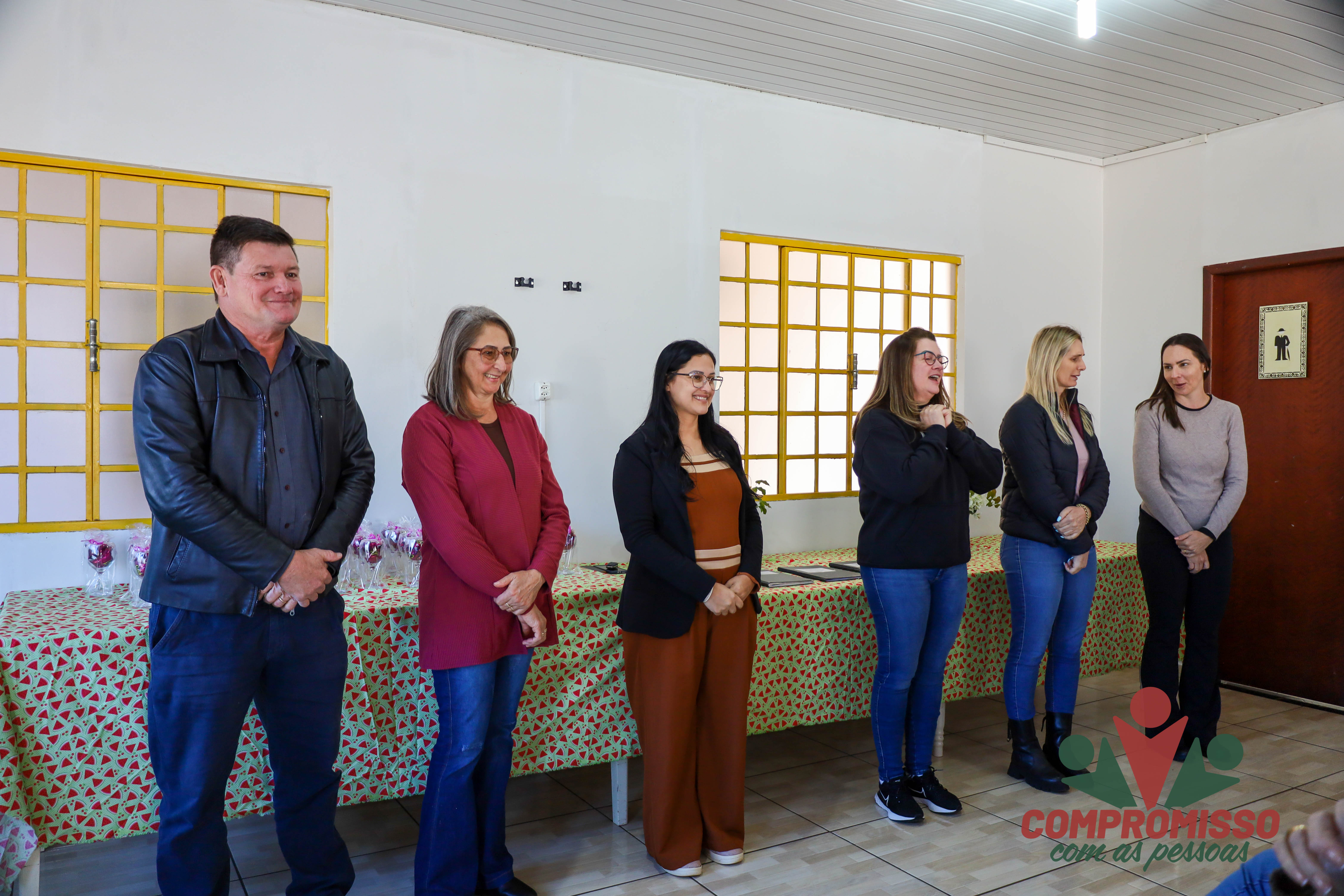 Participantes do Programa Nosso Lar participam de confraternização pelo Dia das Mães