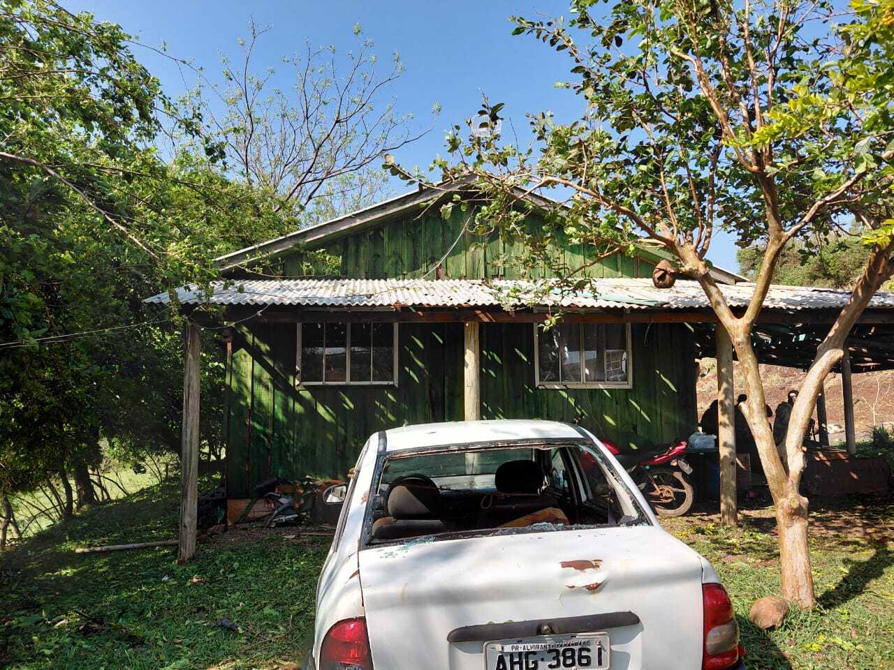 Voluntários de Missal Prestam apoio a atingidos por granizo em Ramilândia