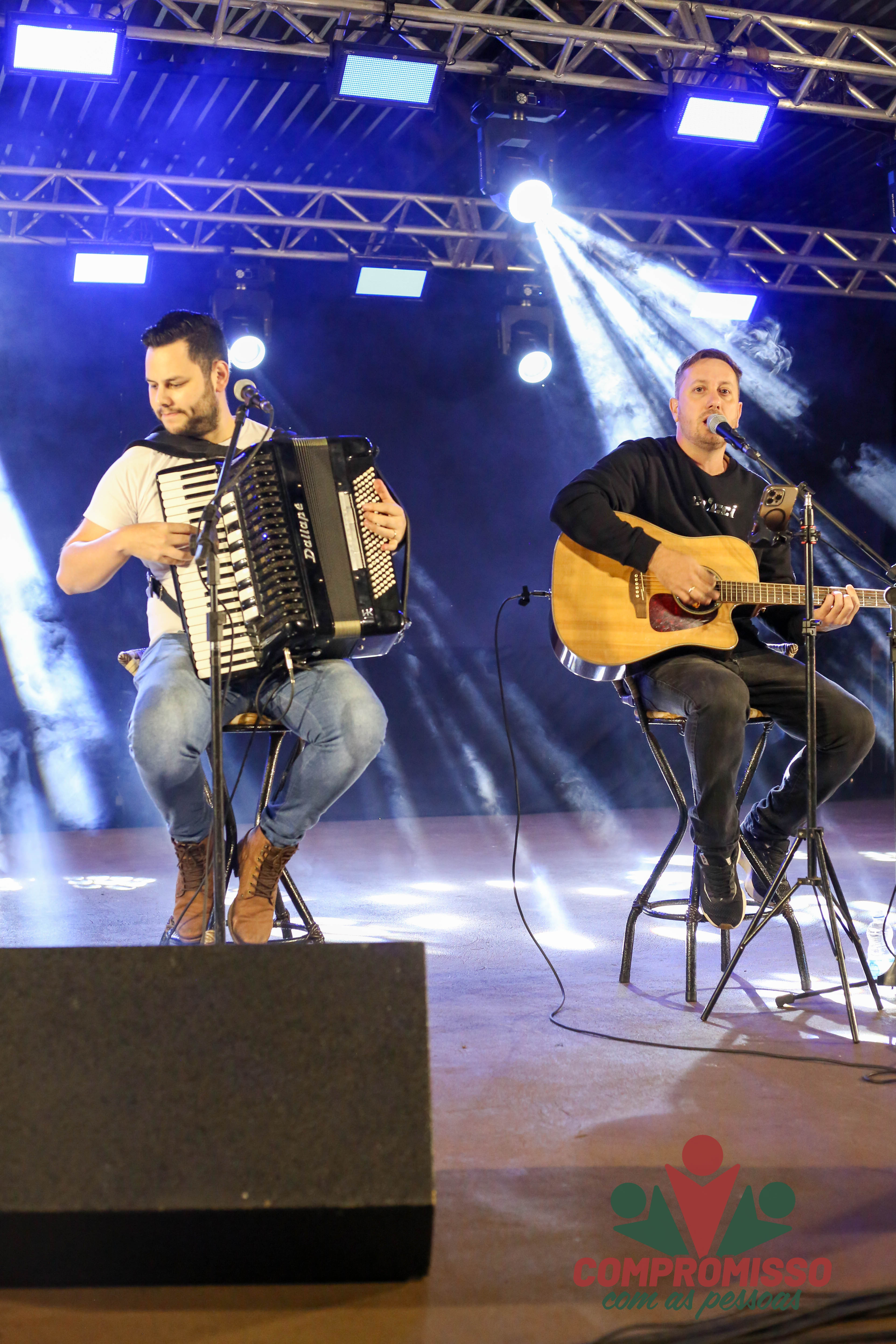 Feira Gastronômica e Cultural de Missal contou com apresentações de música e dança