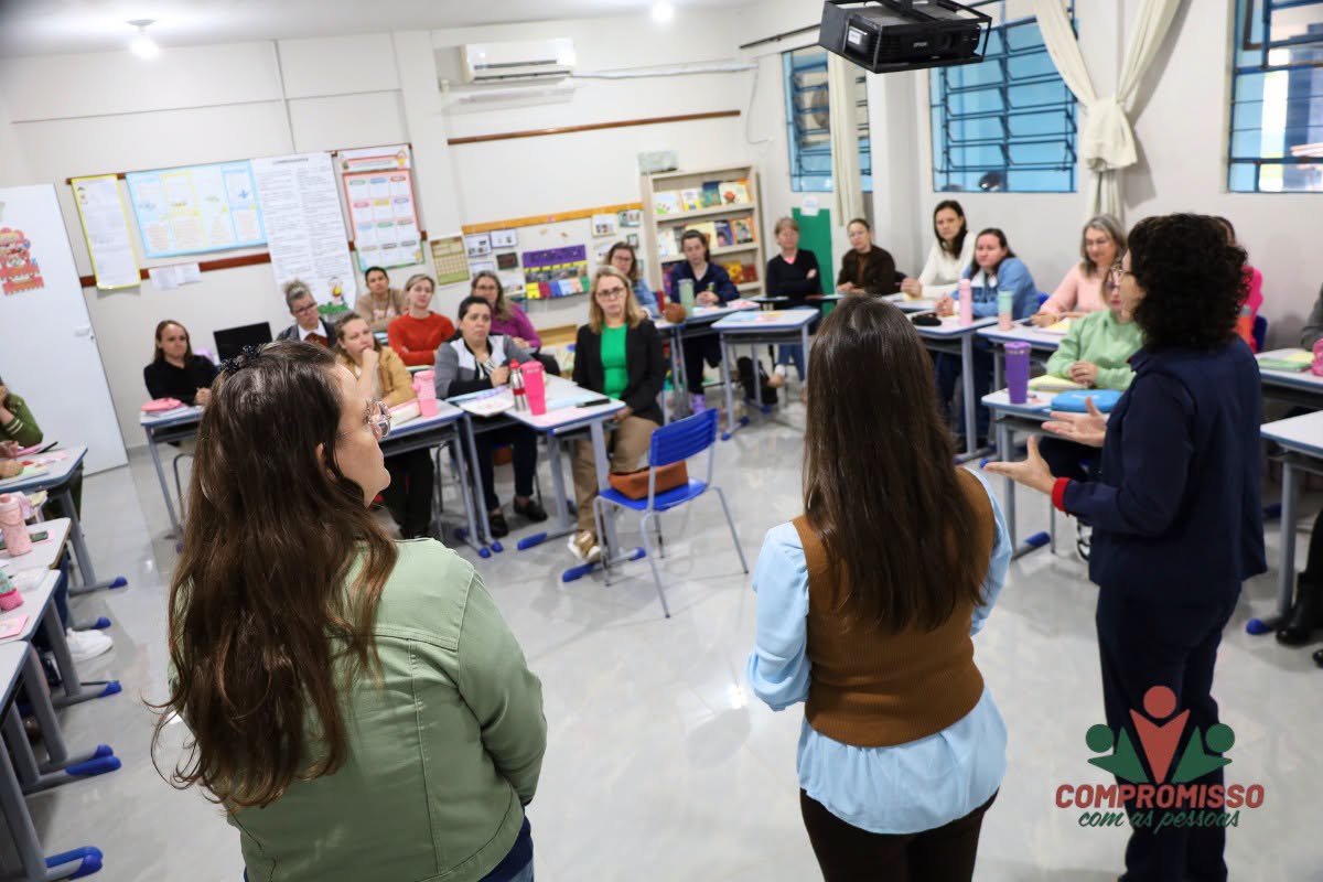 Professores da Educação Infantil de Missal participam da Formação ProLeei