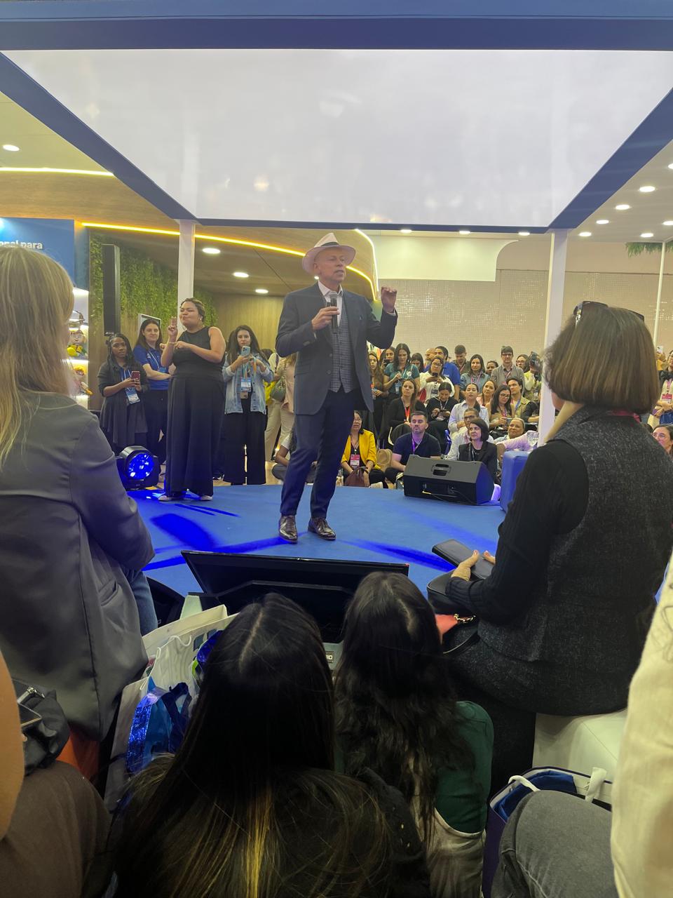 Secretária de Educação de Missal participa de um dos maiores eventos sobre inovação da América Latina