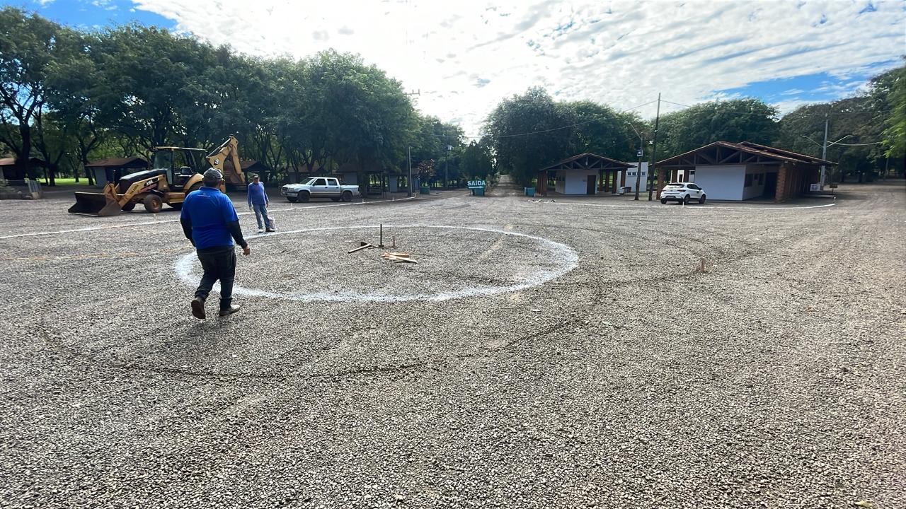 Empresa inicia marcação para Pavimentação Asfáltica na Prainha em Missal