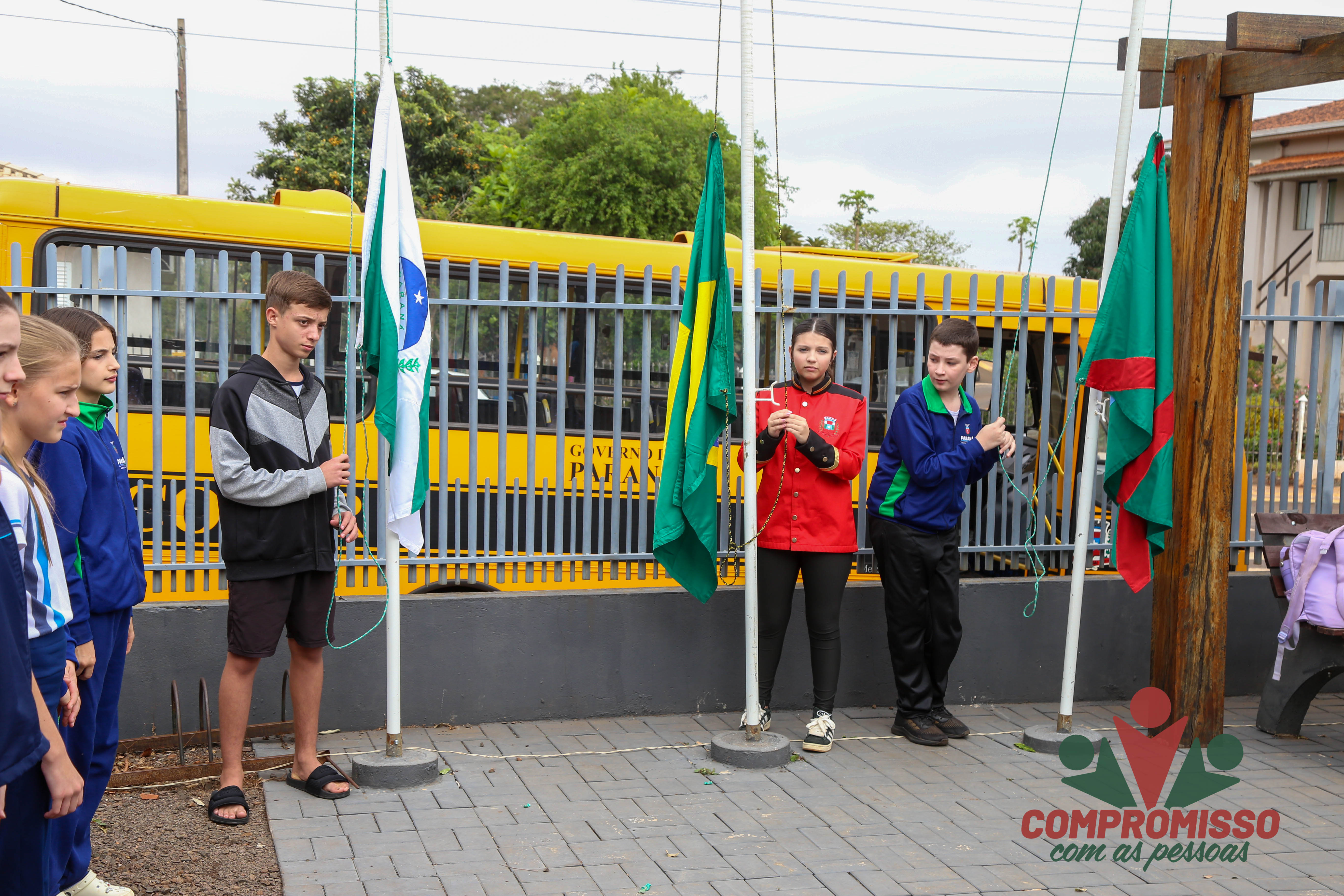 Escola de Vista Alegre e São Pedro participam de ato Cívico descentralizado em Missal