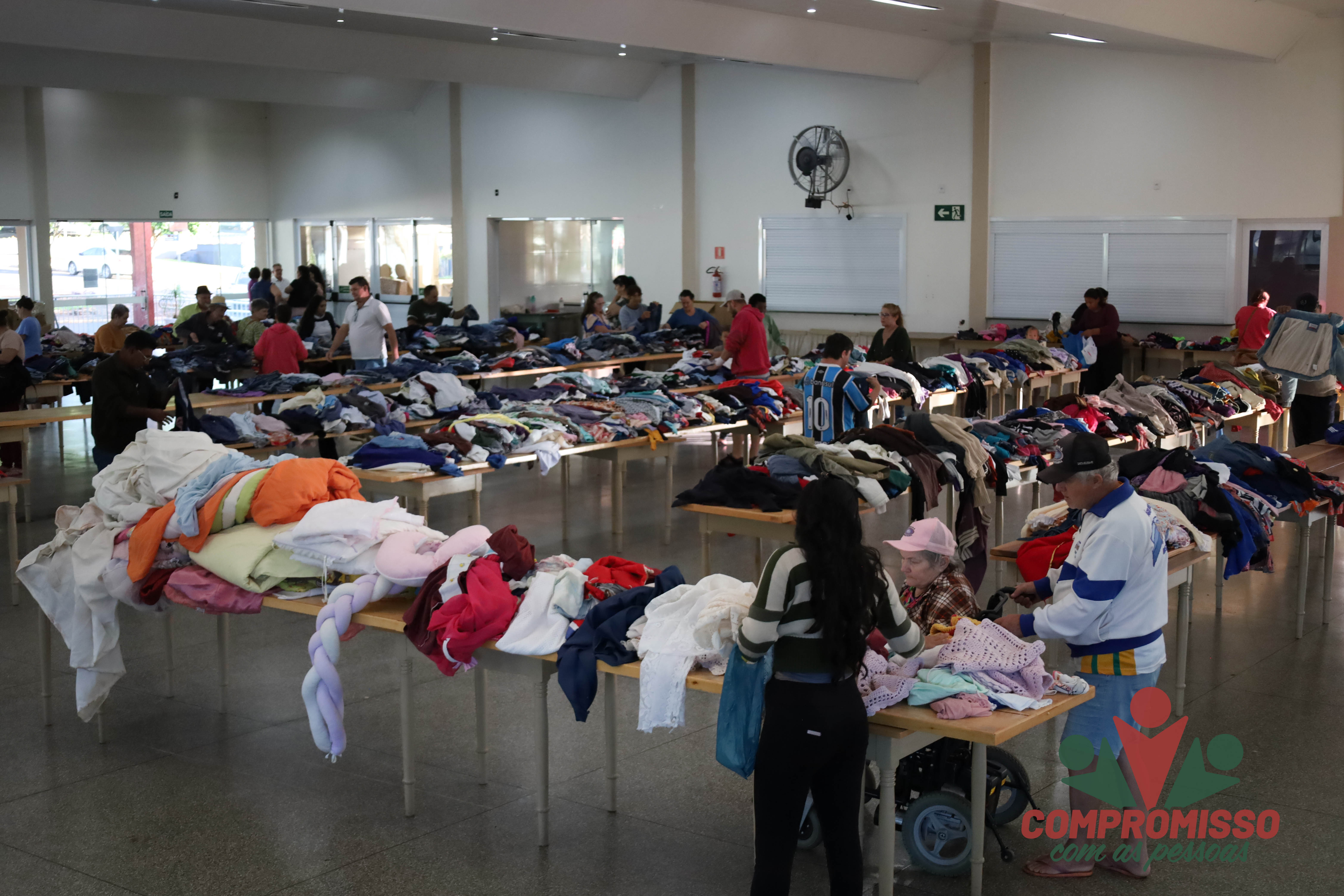 Começou o Feirão de Roupas Usadas em Missal