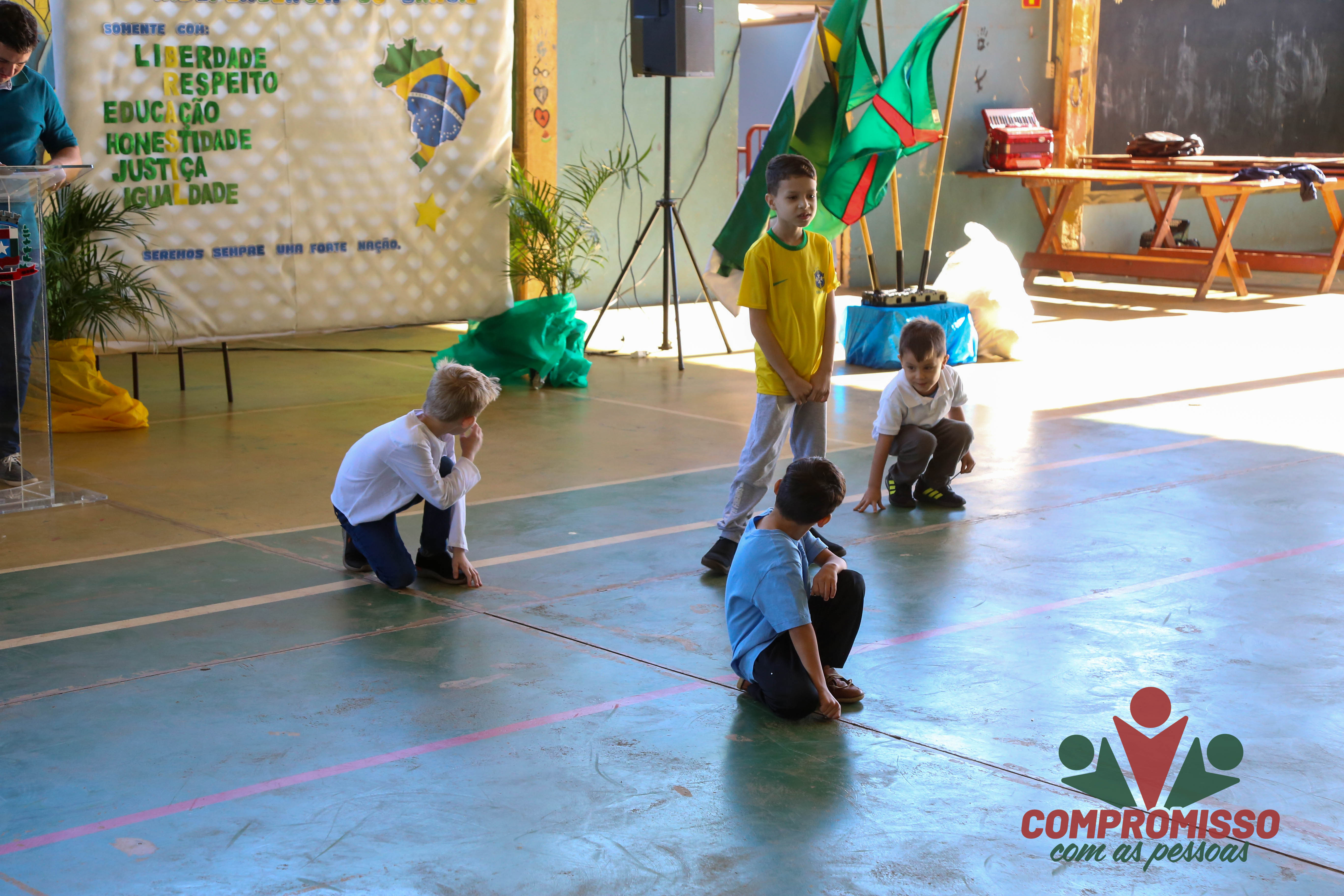 Linha Jacutinga contou com ato cívico plural