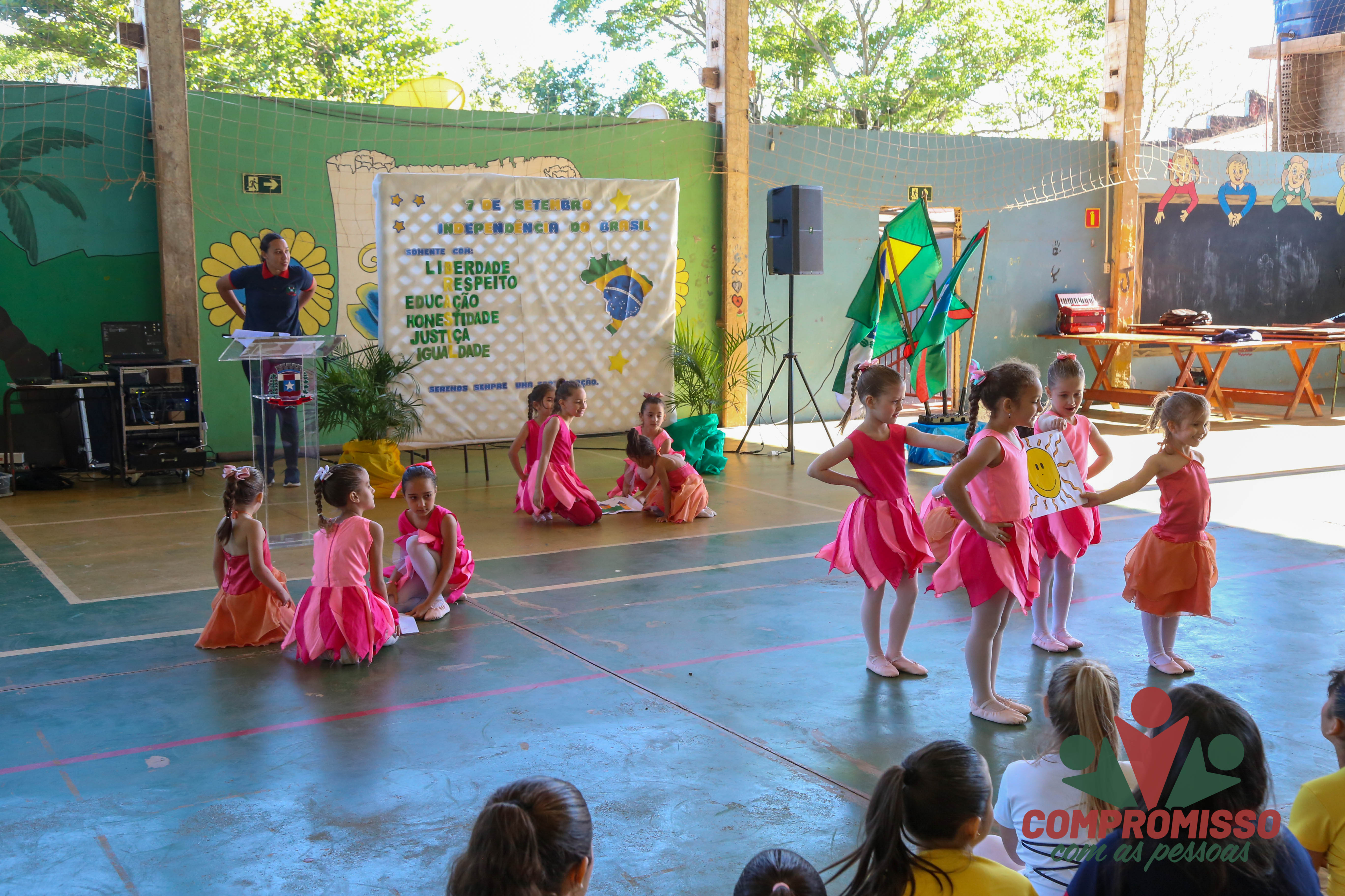 Linha Jacutinga contou com ato cívico plural