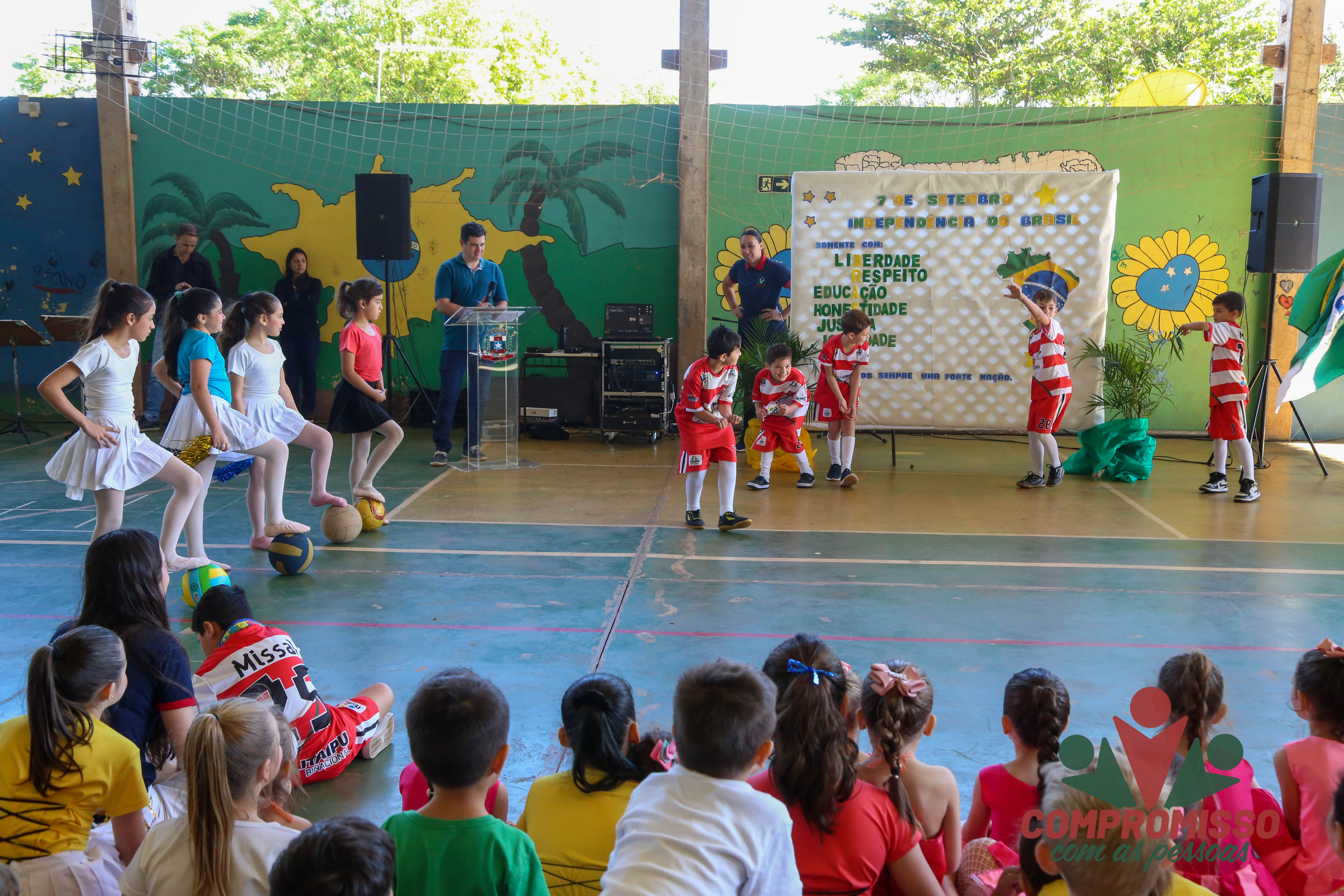 Linha Jacutinga contou com ato cívico plural