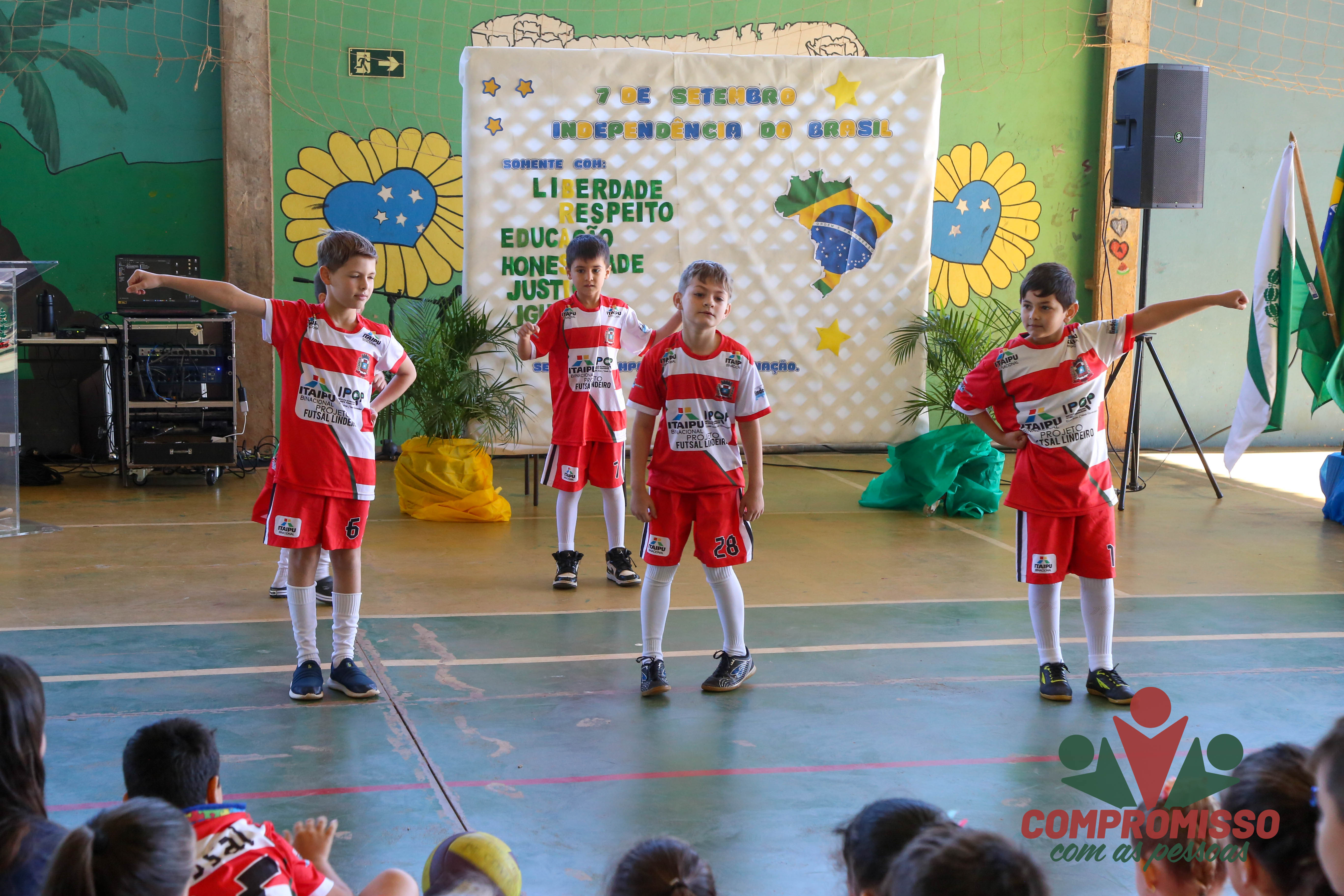 Linha Jacutinga contou com ato cívico plural