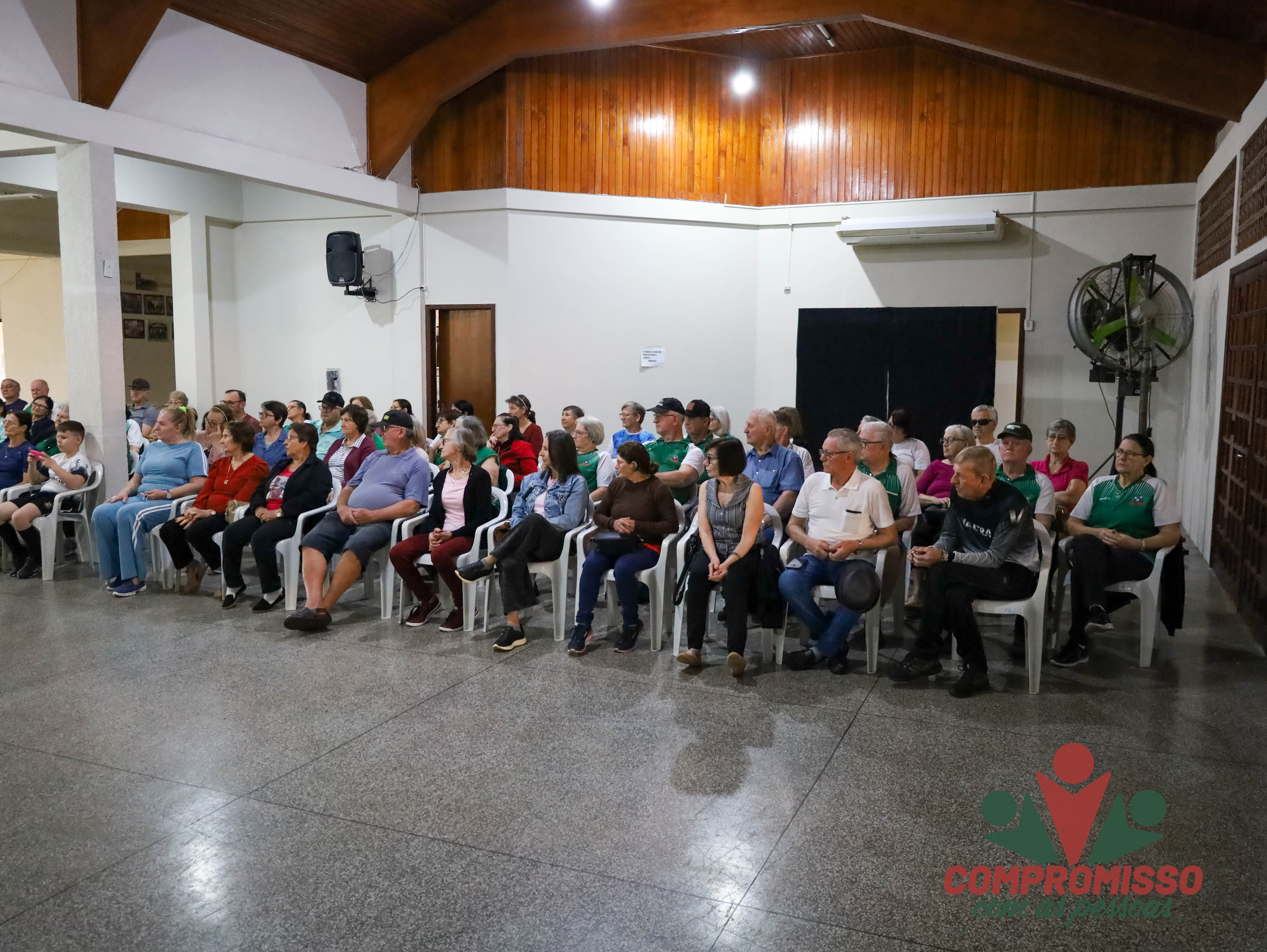 Academia dos Idosos recebe novos equipamentos