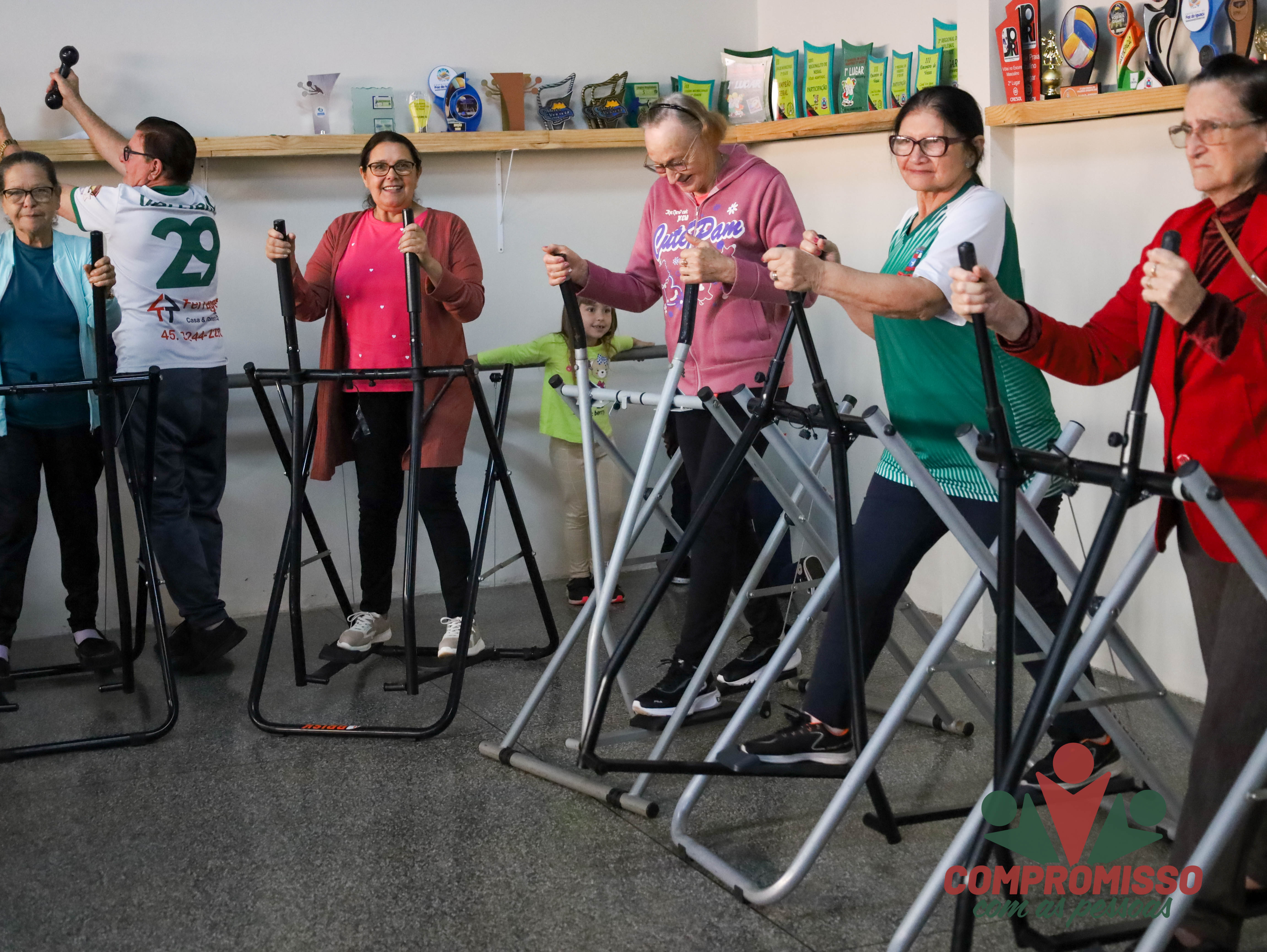 Academia dos Idosos recebe novos equipamentos