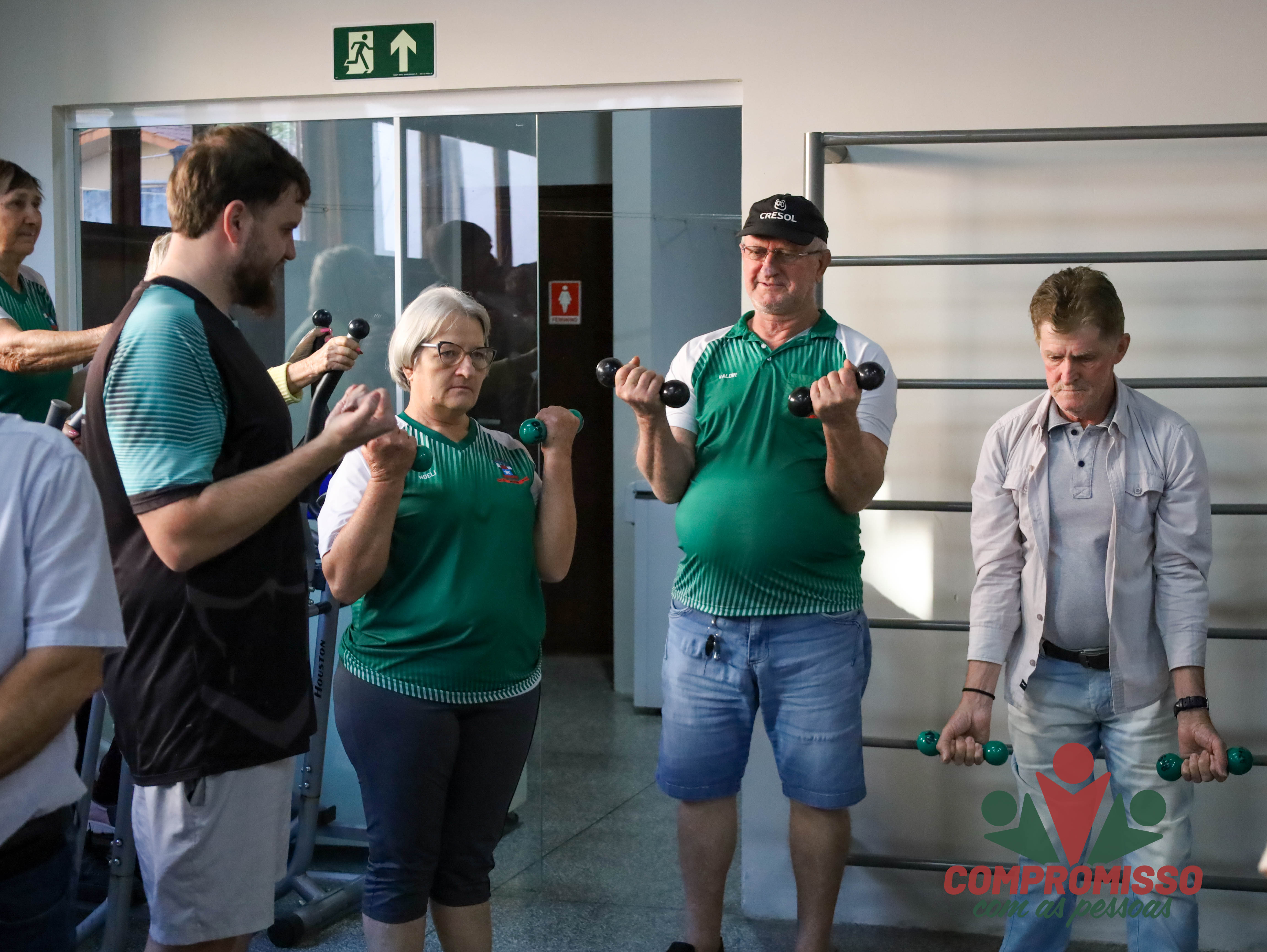 Academia dos Idosos recebe novos equipamentos