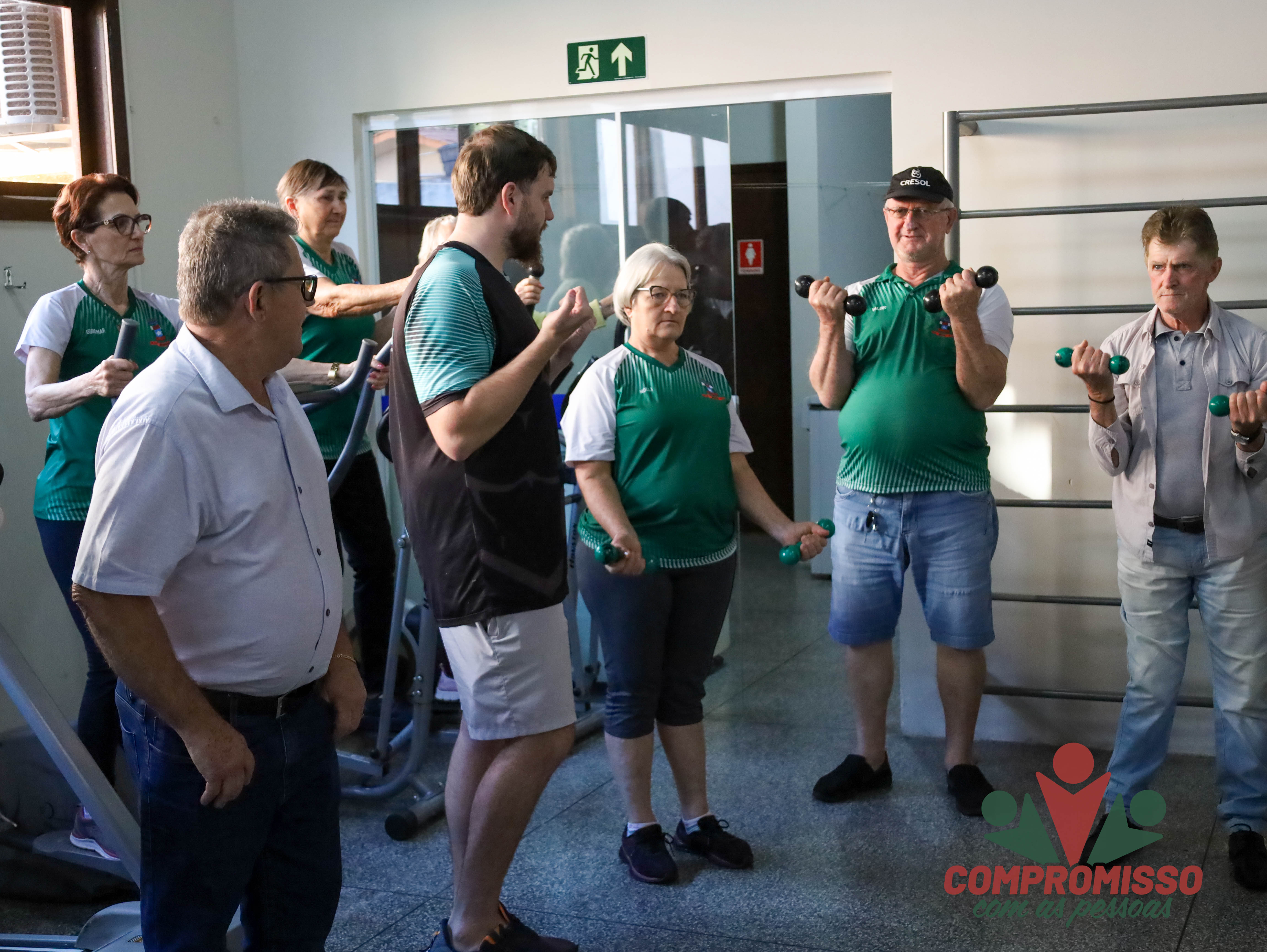 Academia dos Idosos recebe novos equipamentos