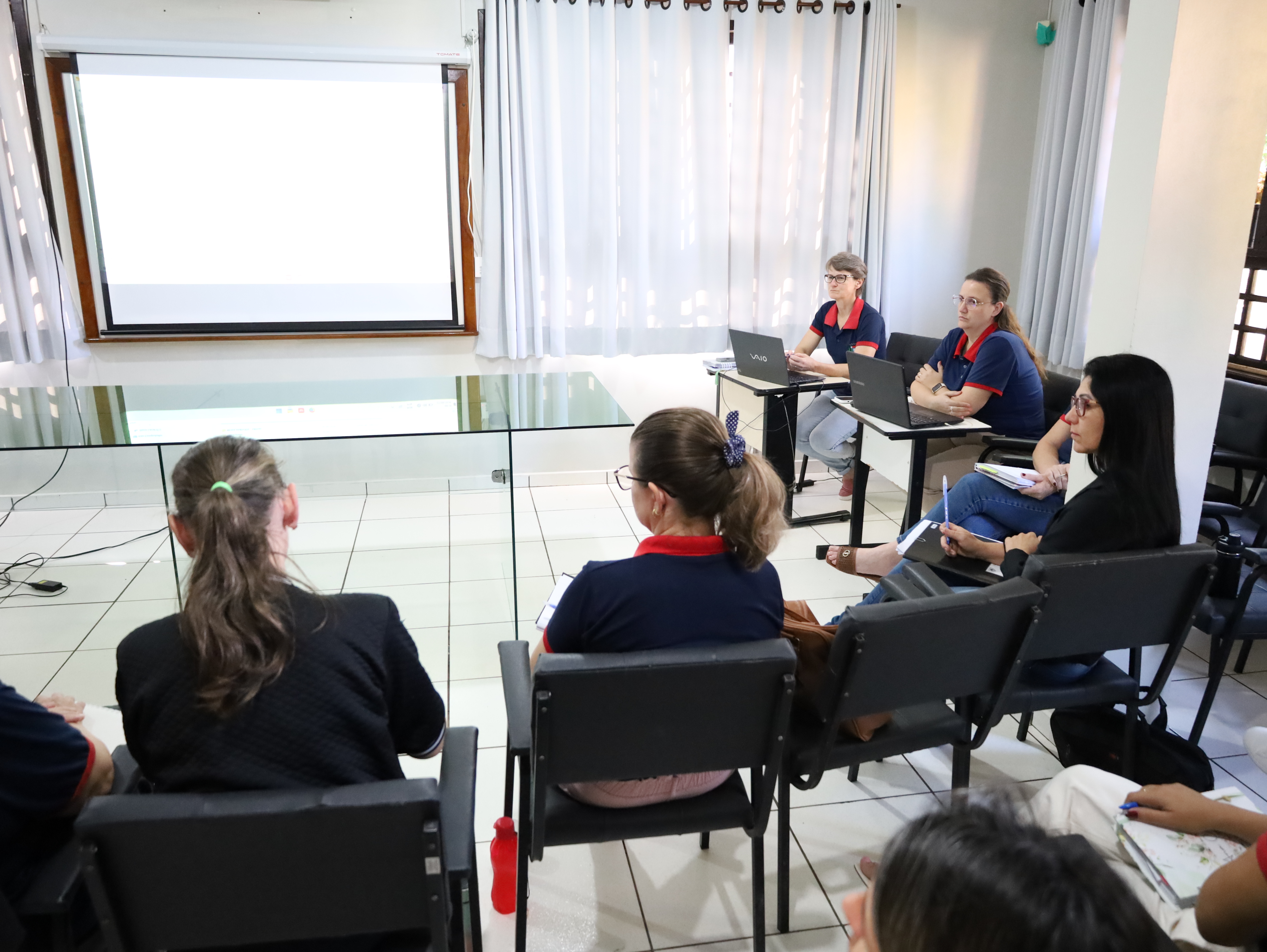 Comissão do Plano de Carreira em Missal se reúne para discussão de diversos assuntos