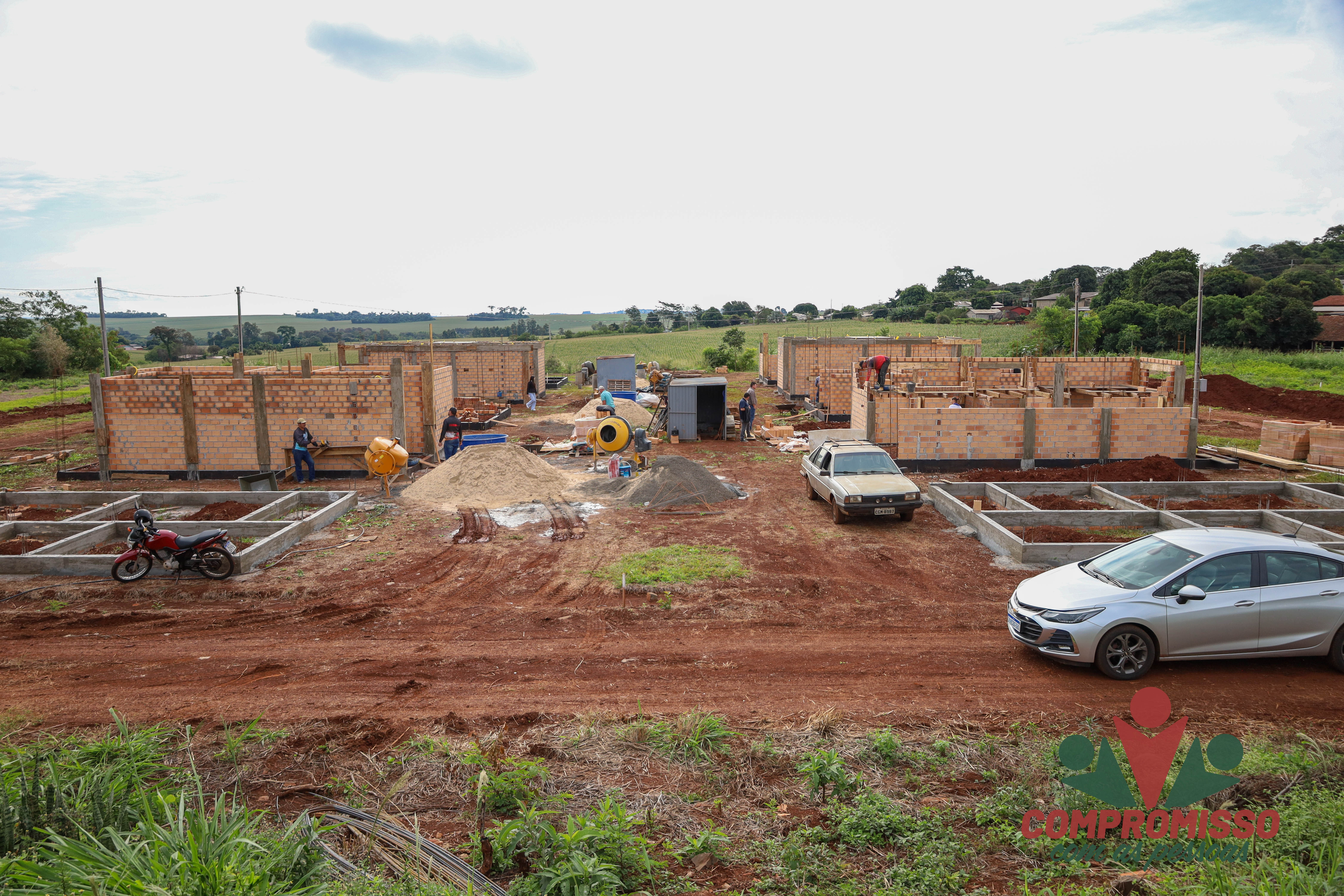 Construção de Unidades Habitacionais do Loteamento Tuiuti gera empregos em Missal