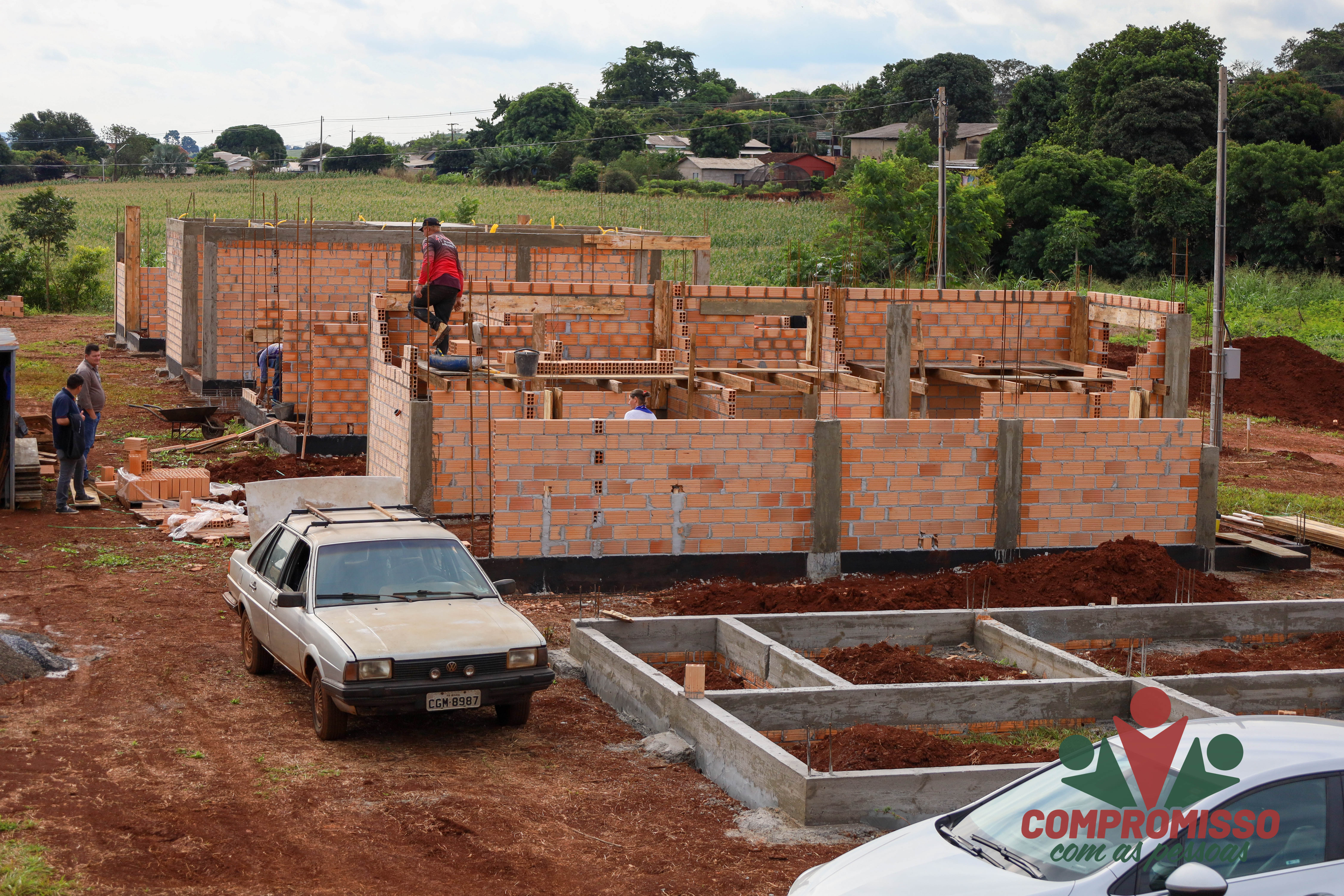 Construção de Unidades Habitacionais do Loteamento Tuiuti gera empregos em Missal