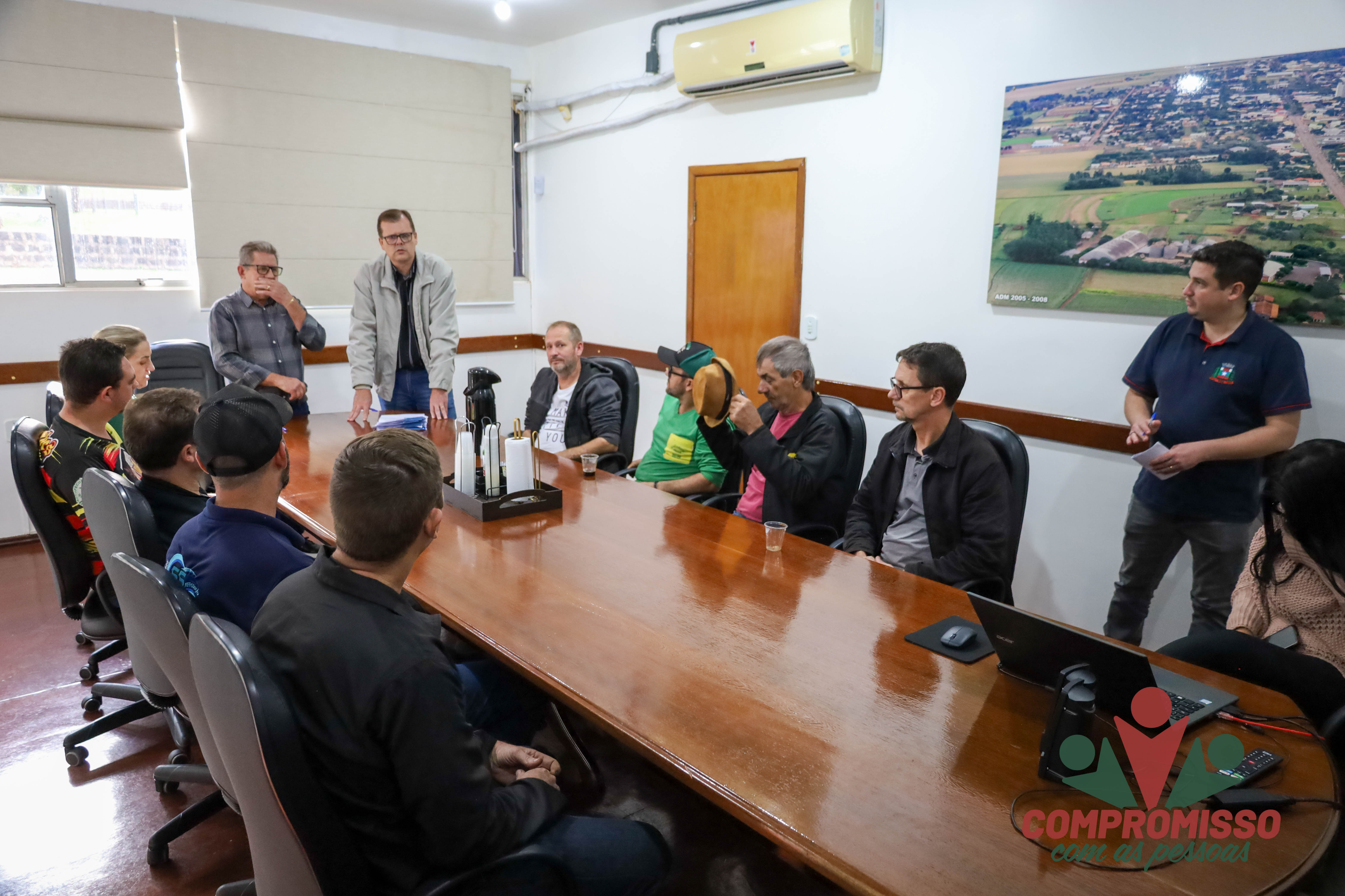 Administração de Missal entrega cartões de utilização na frota municipal para prestadores de serviços
