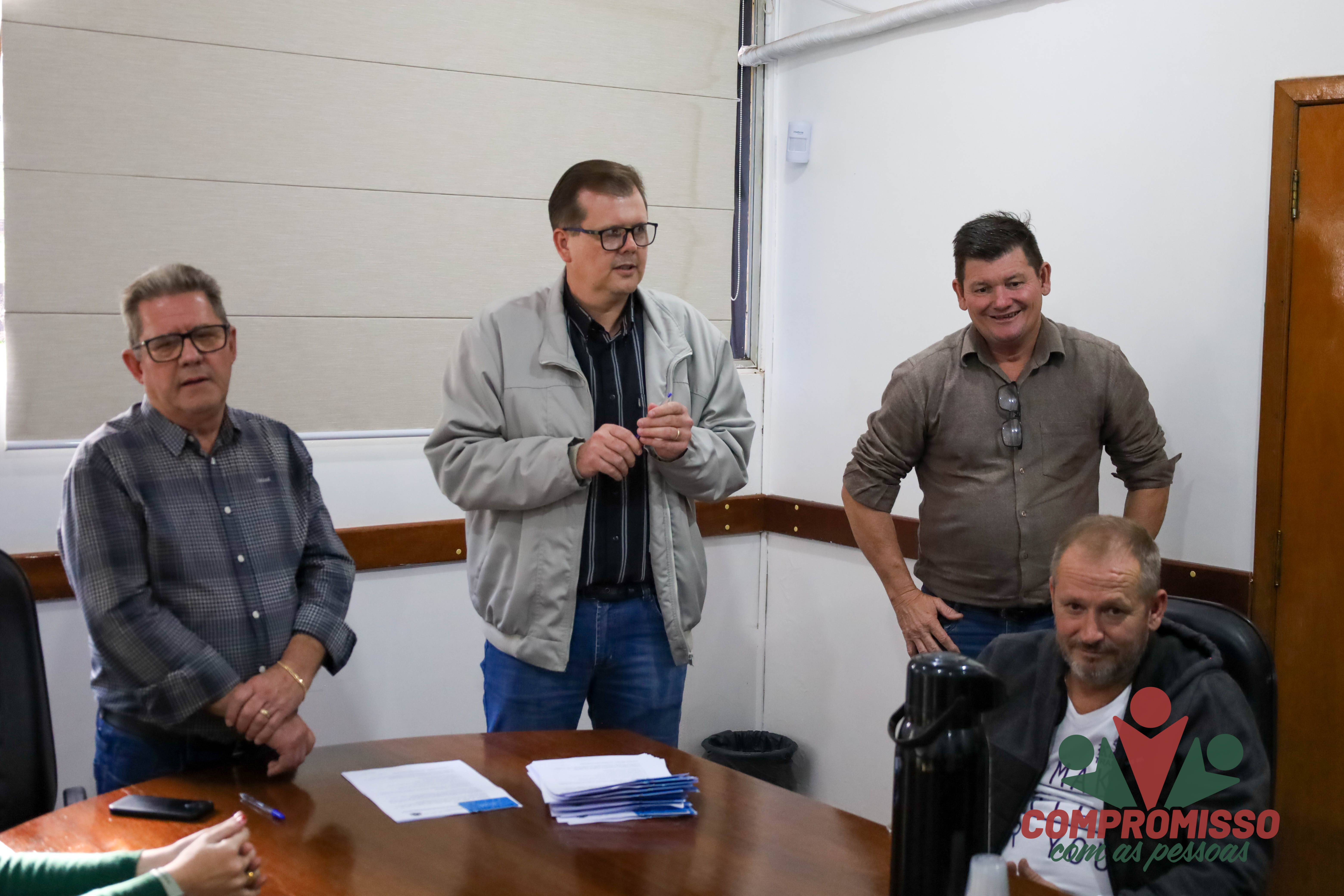 Administração de Missal entrega cartões de utilização na frota municipal para prestadores de serviços