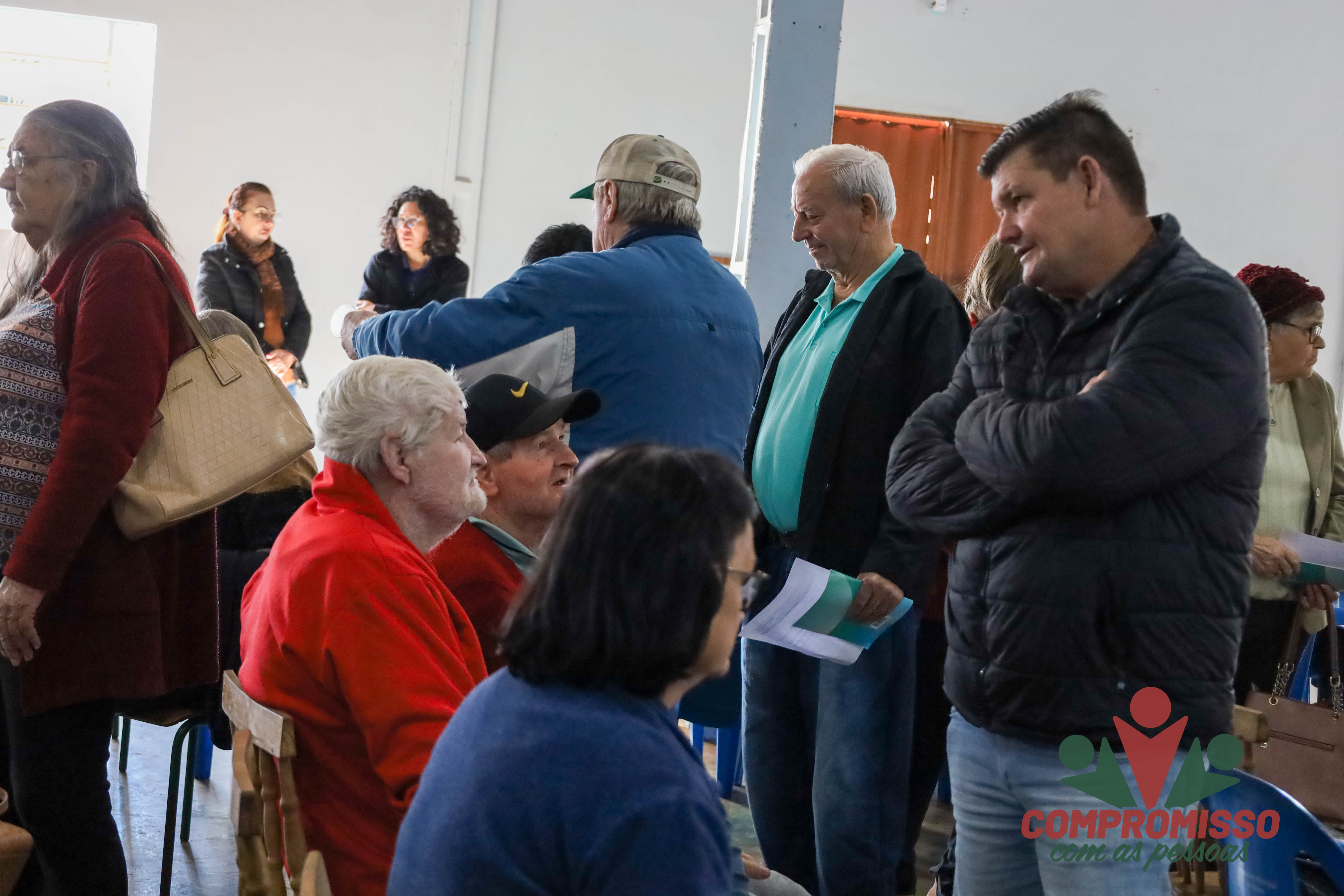 Clube do Bairro Renascer ficou lotado com o Mutirão da Saúde da Pessoa Idosa