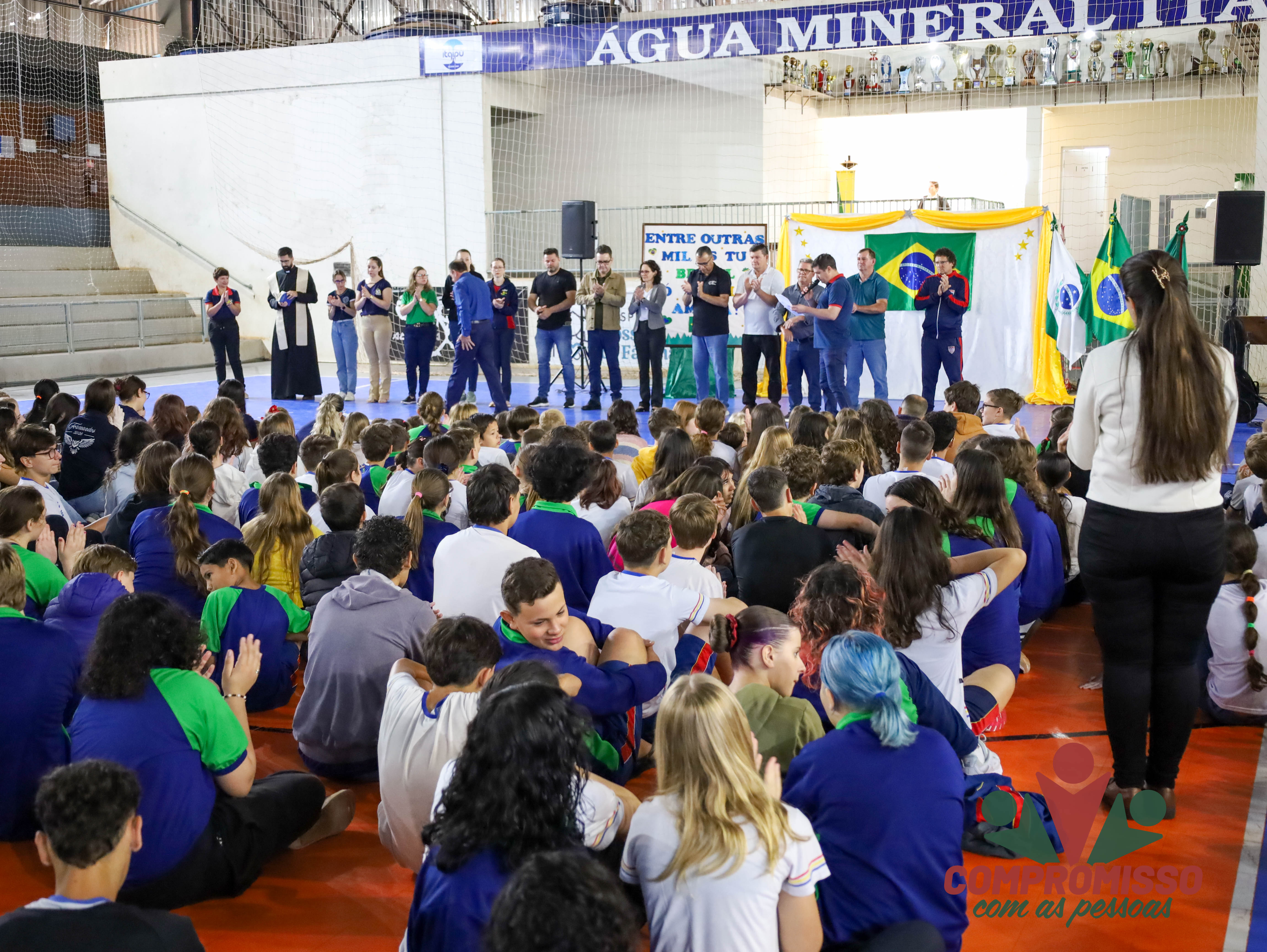 Semana da Pátria inicia com Apresentações de alunos em Missal