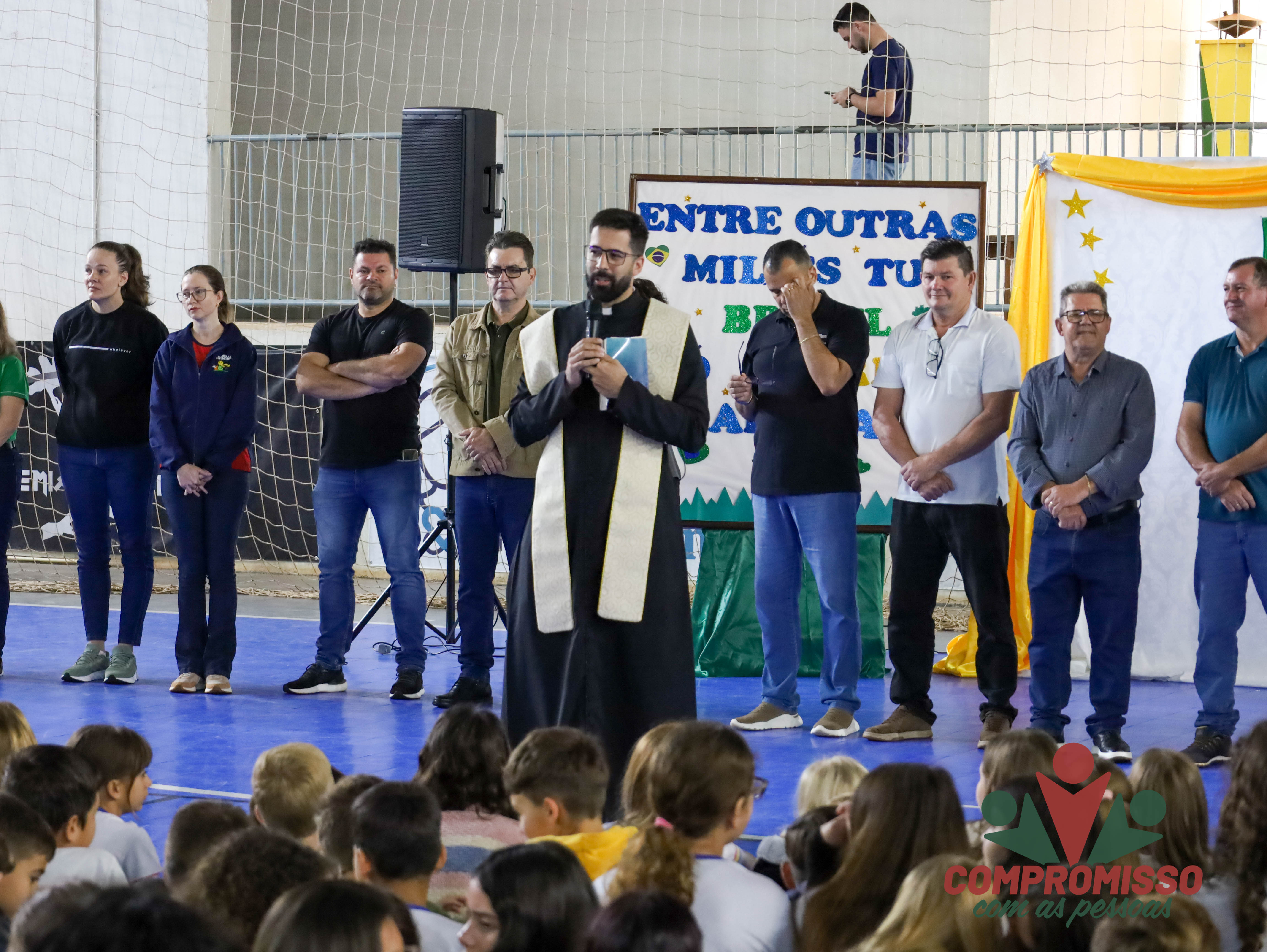 Semana da Pátria inicia com Apresentações de alunos em Missal