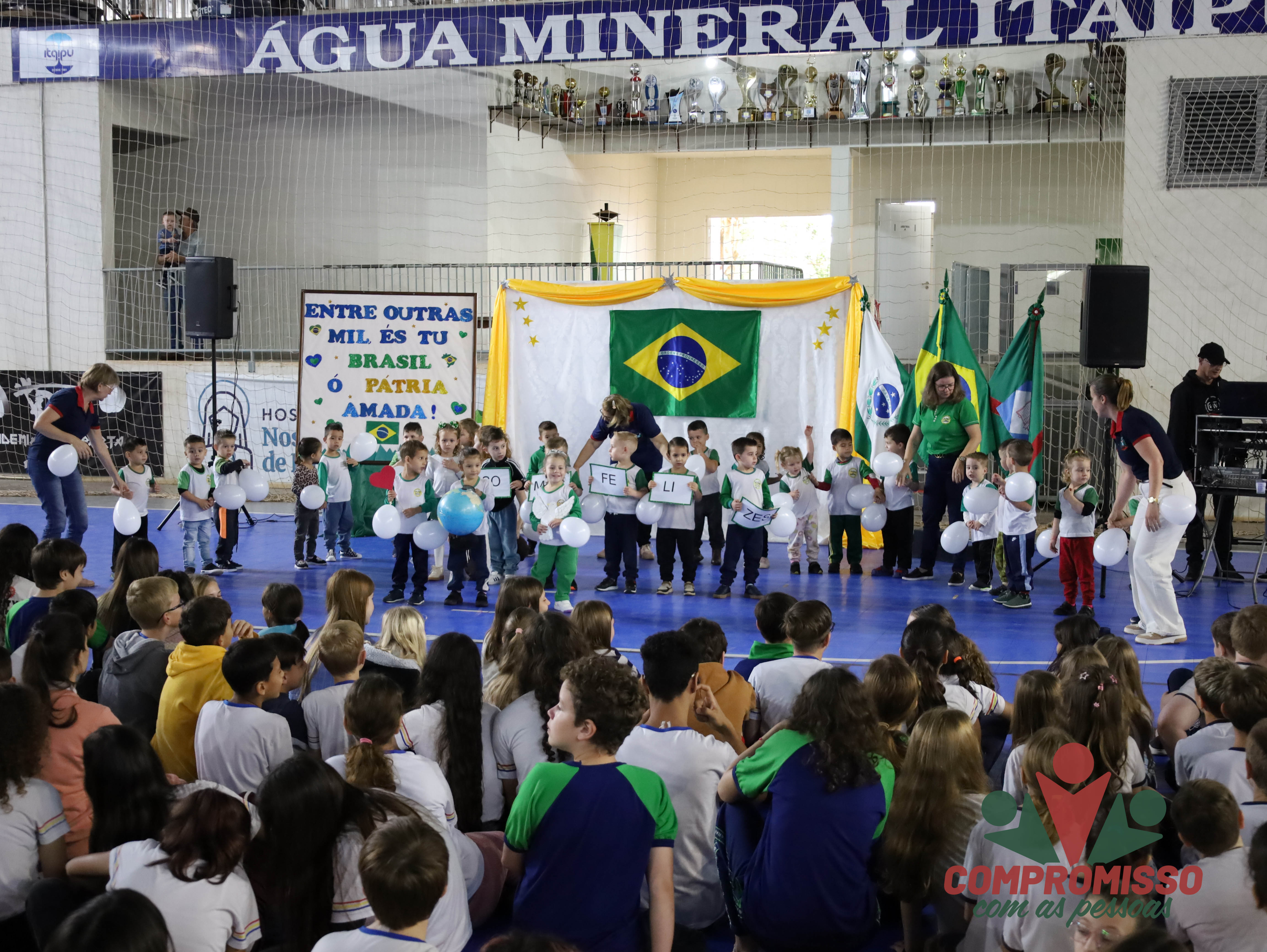 Semana da Pátria inicia com Apresentações de alunos em Missal