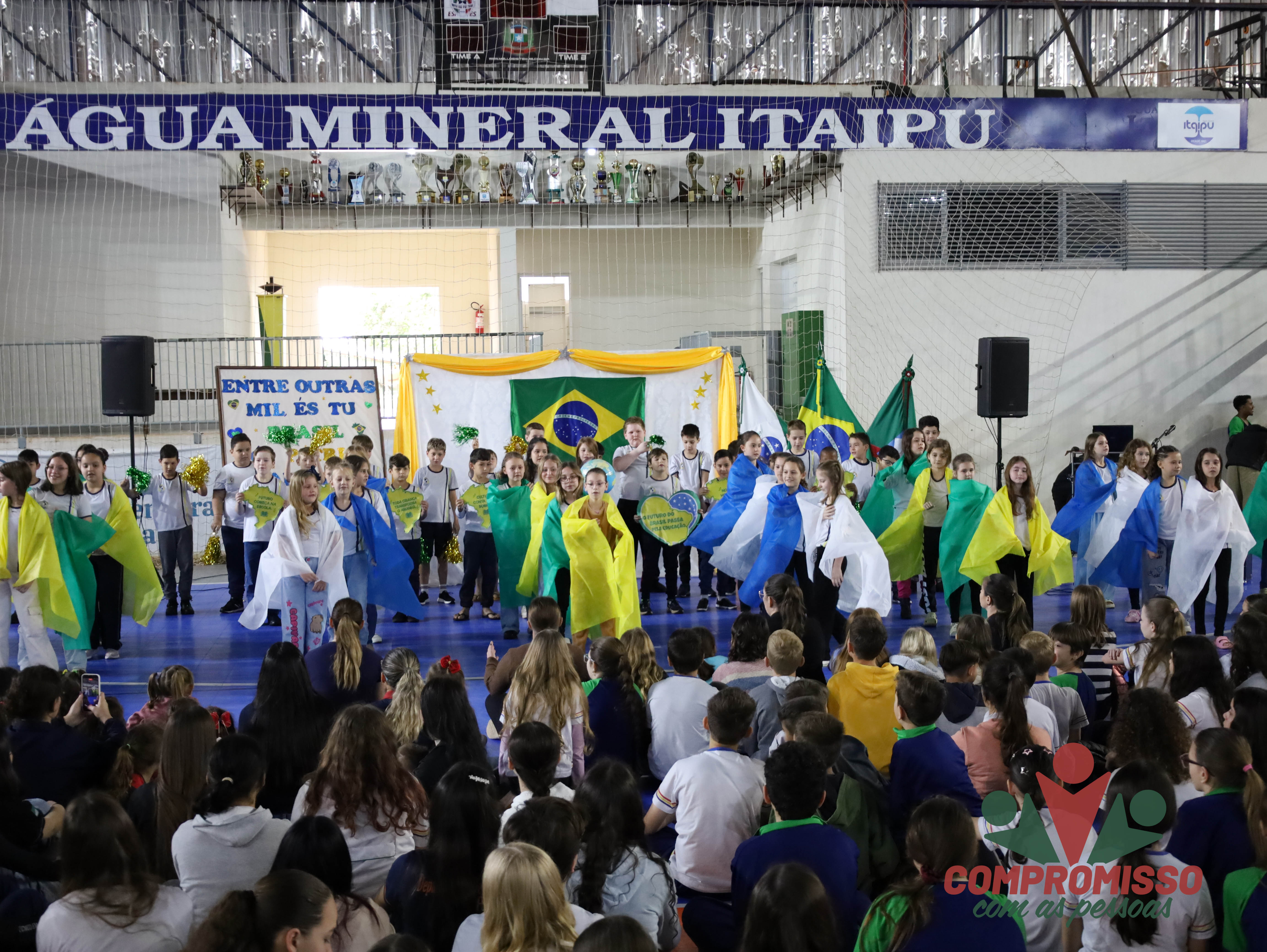 Semana da Pátria inicia com Apresentações de alunos em Missal