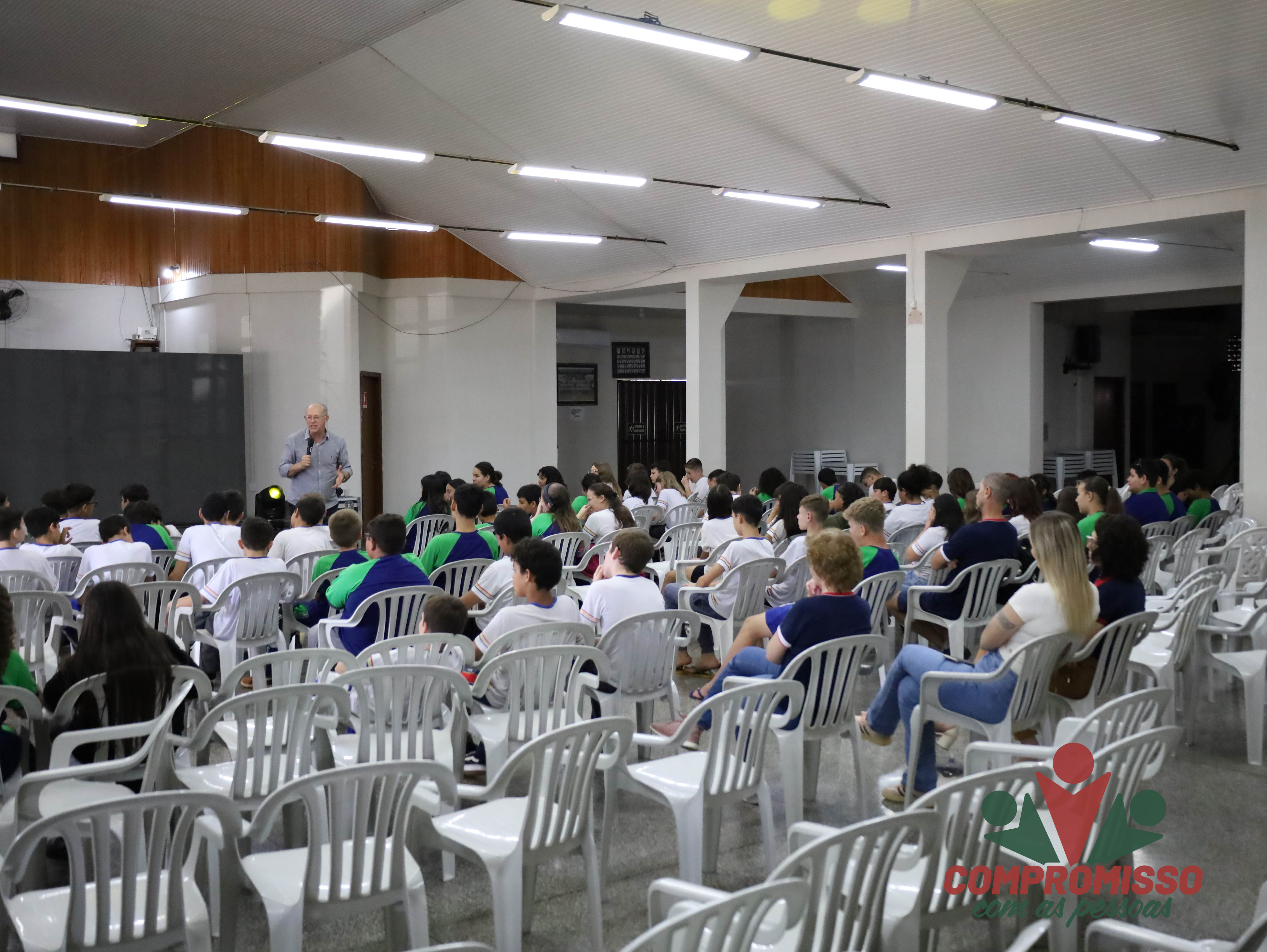 Prevenção do Suicídio, Bullying e autolesão são temas tratados com alunos da rede estadual em Missal