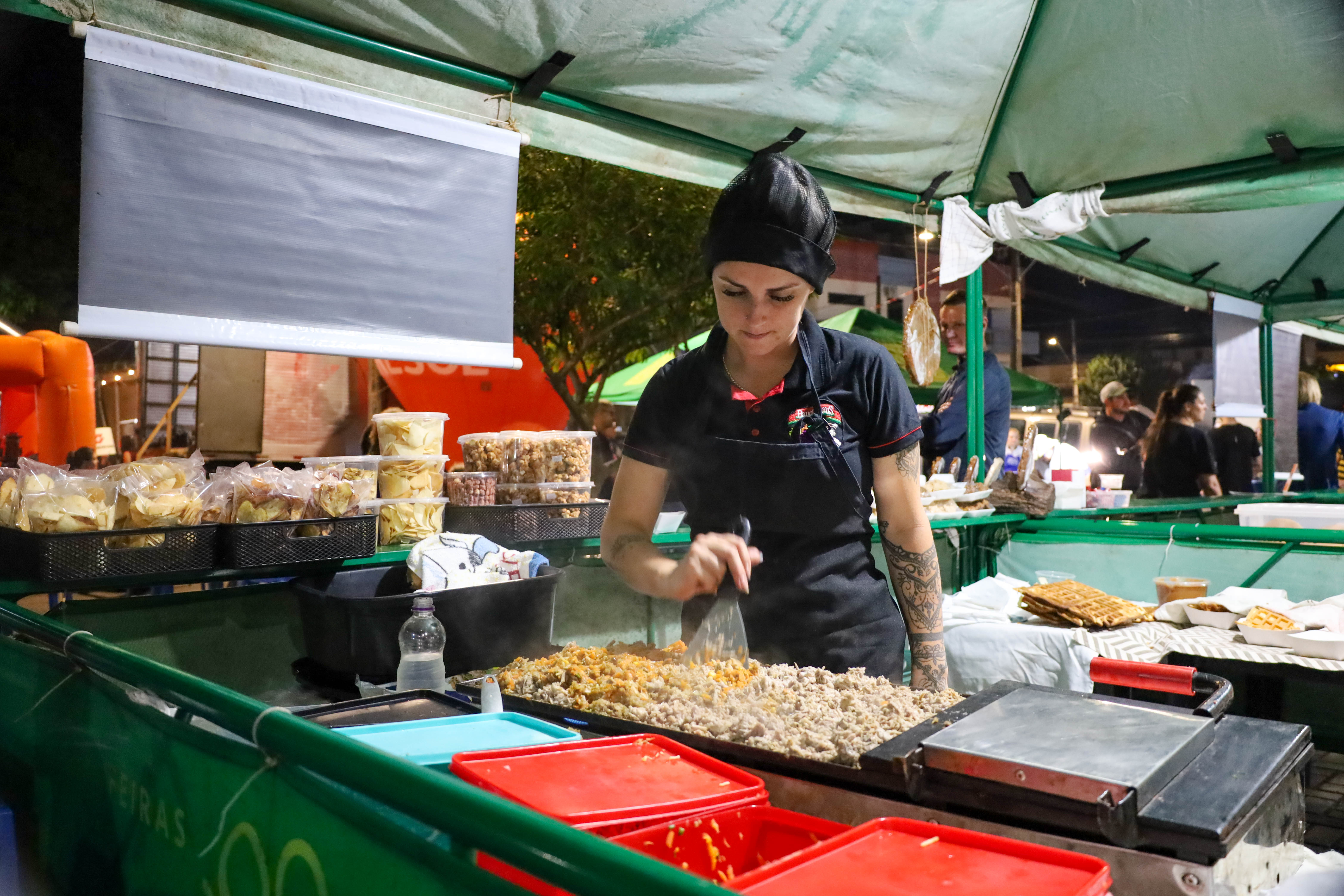 Espetáculo Ecos do Tempo atraiu um grande público para a Feira Gastronômica e Cultura e Expo Cresol