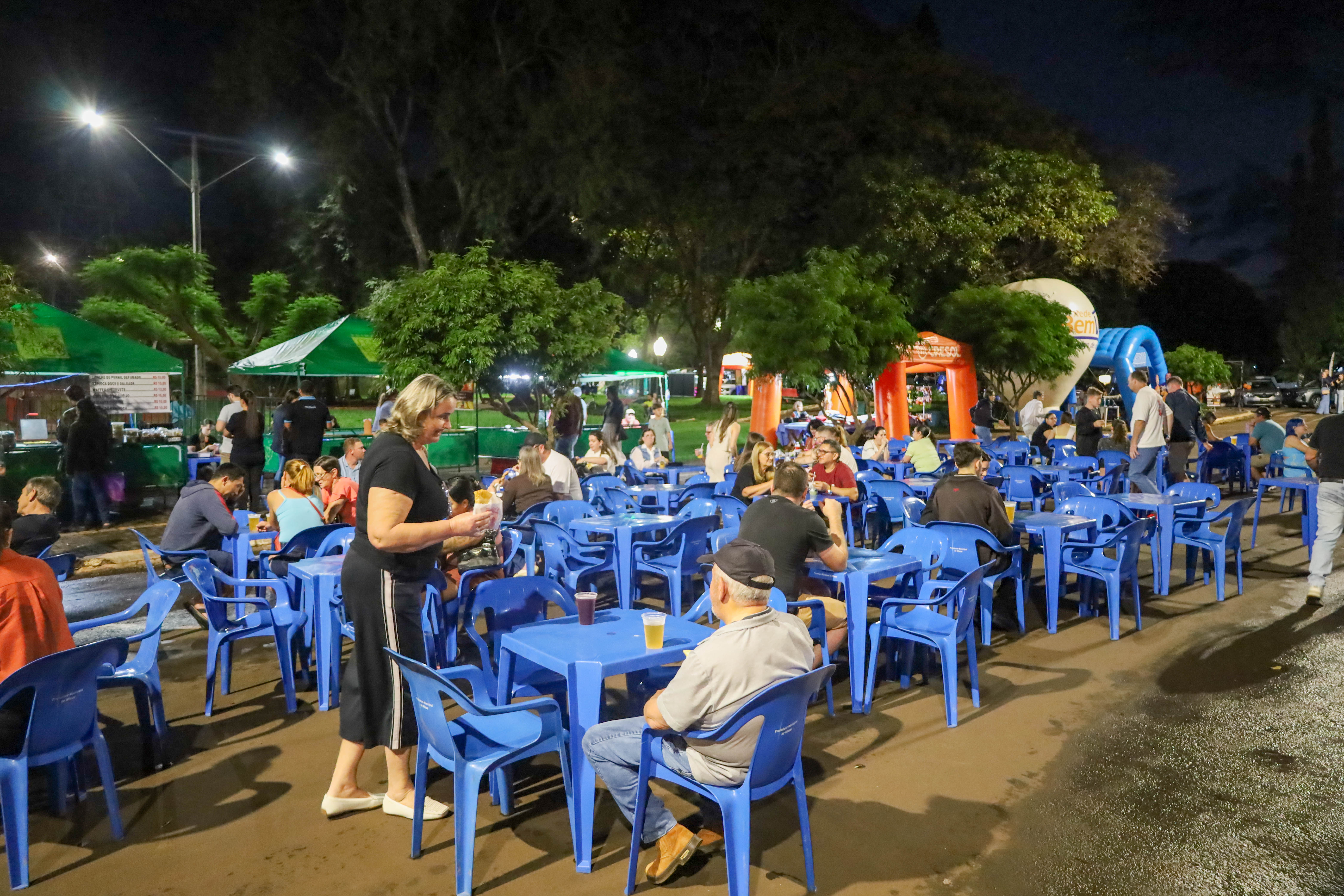 Espetáculo Ecos do Tempo atraiu um grande público para a Feira Gastronômica e Cultura e Expo Cresol