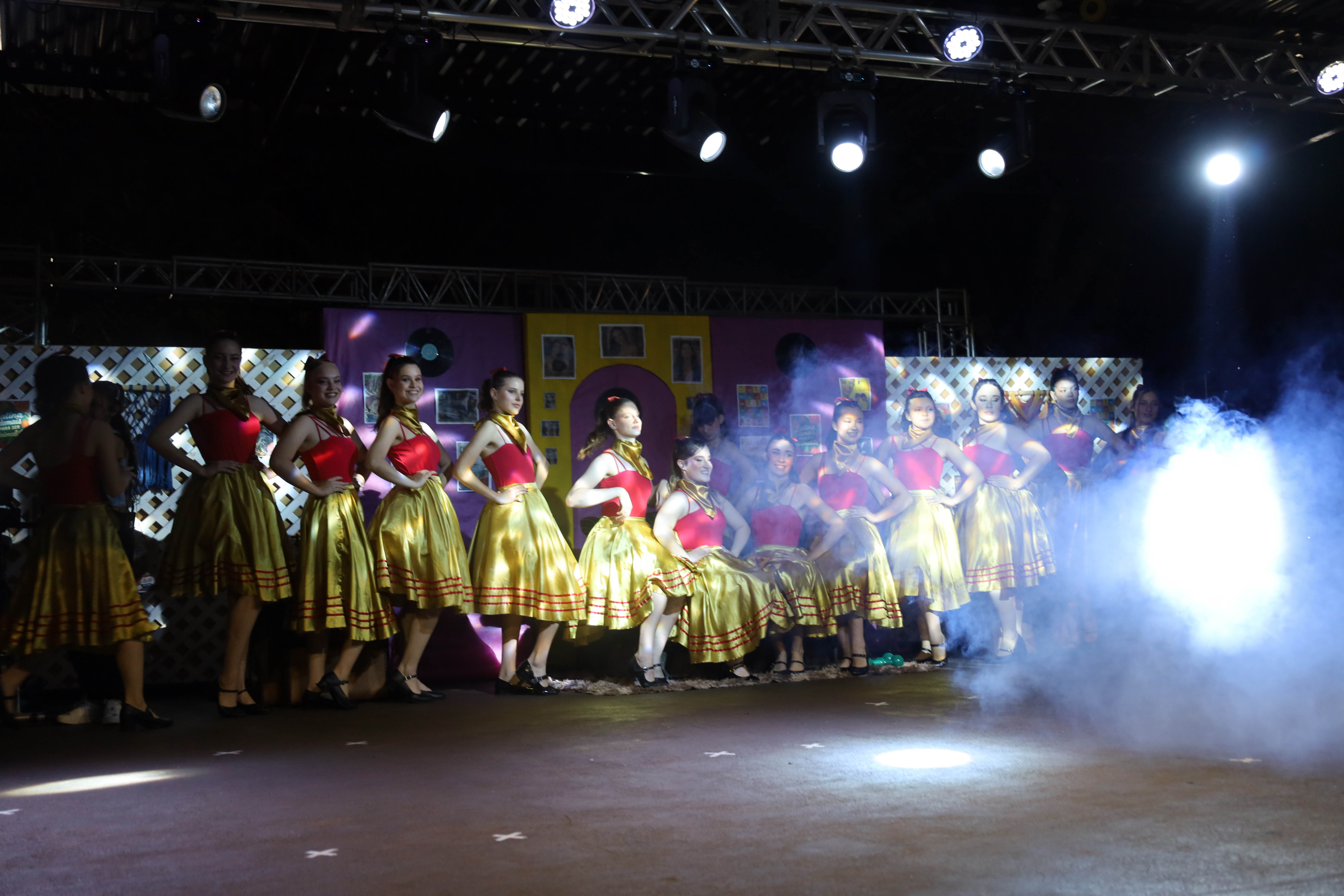 Espetáculo Ecos do Tempo atraiu um grande público para a Feira Gastronômica e Cultura e Expo Cresol