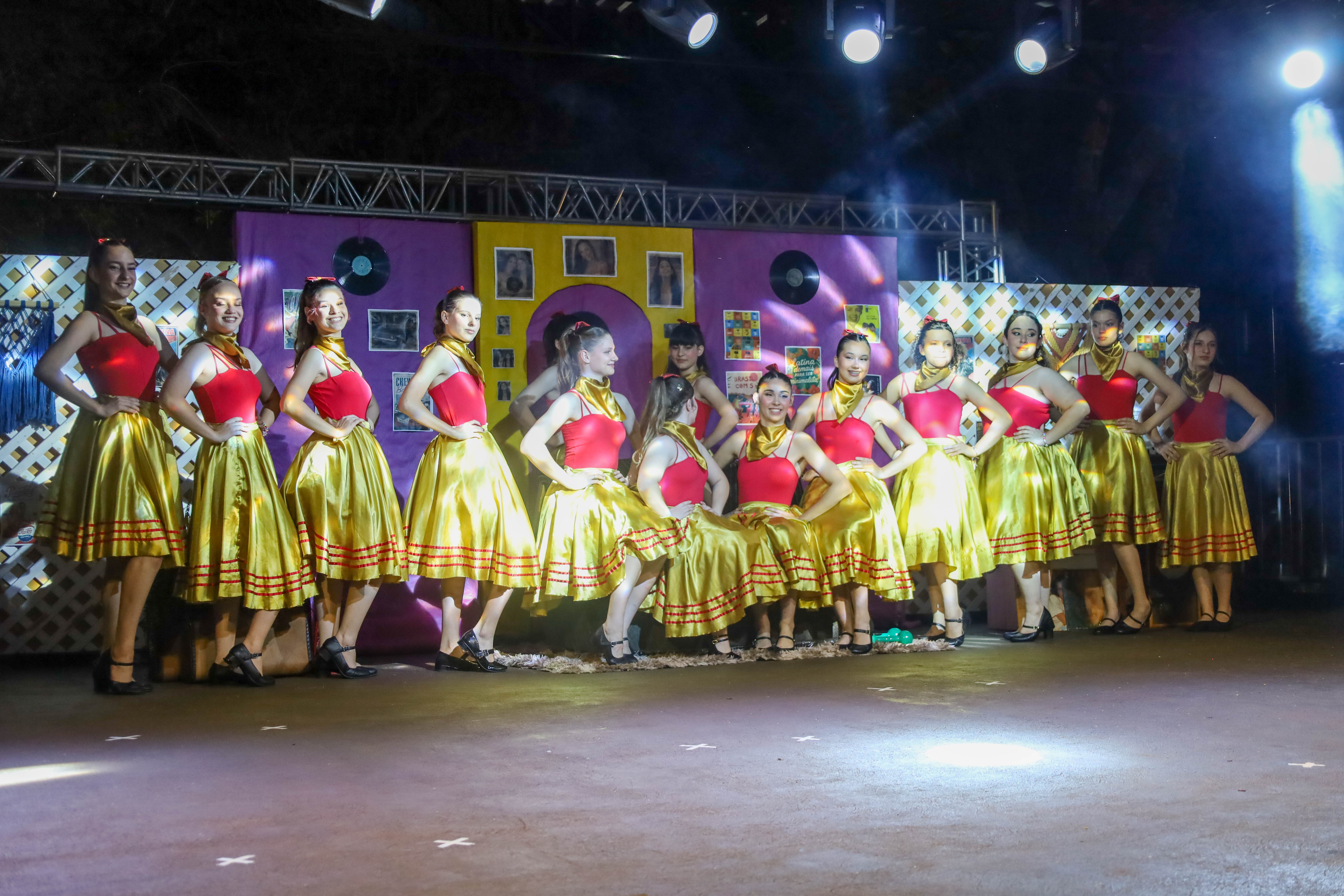 Espetáculo Ecos do Tempo atraiu um grande público para a Feira Gastronômica e Cultura e Expo Cresol