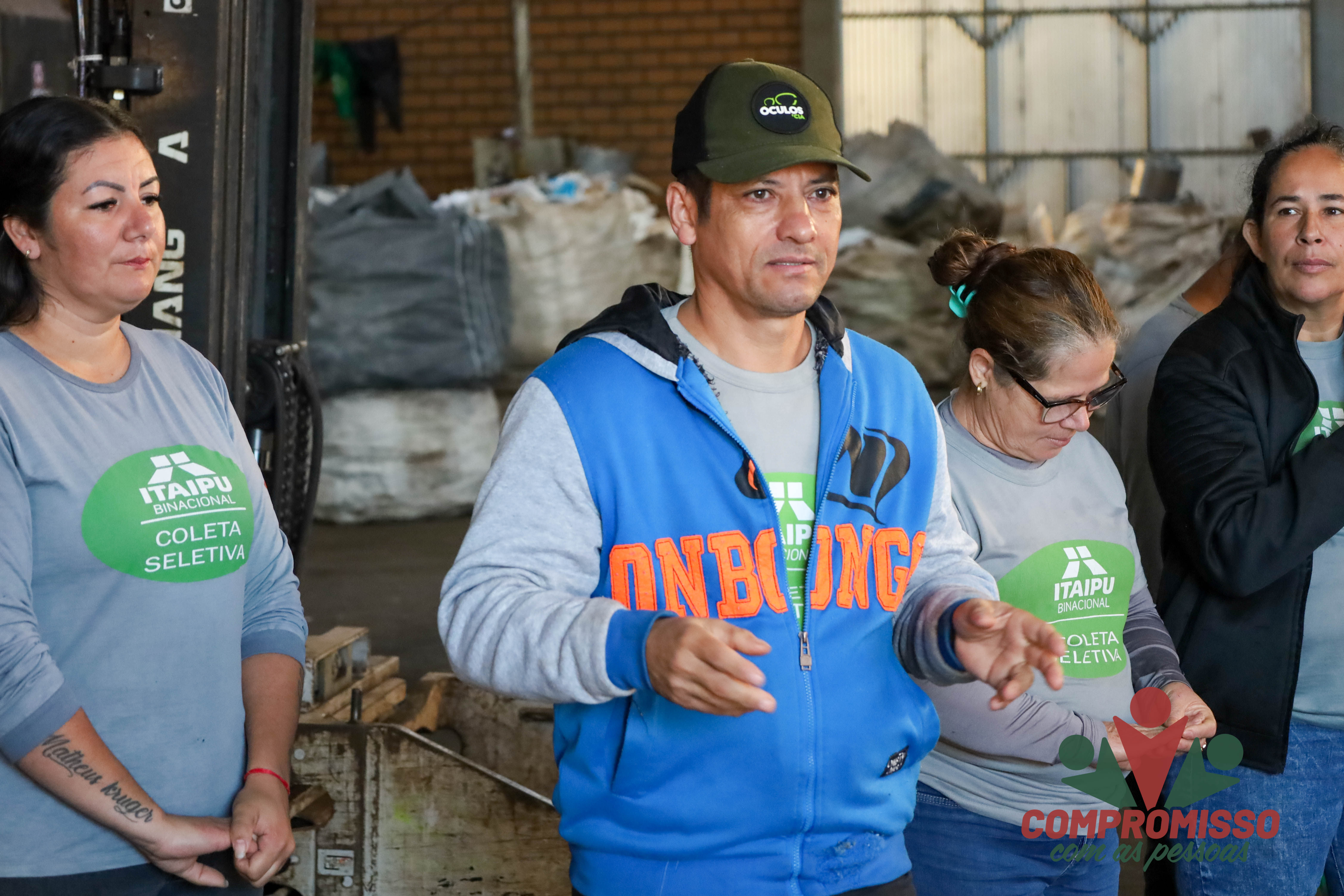 Associação dos catadores de Recicláveis de Missal recebem novos EPI’s