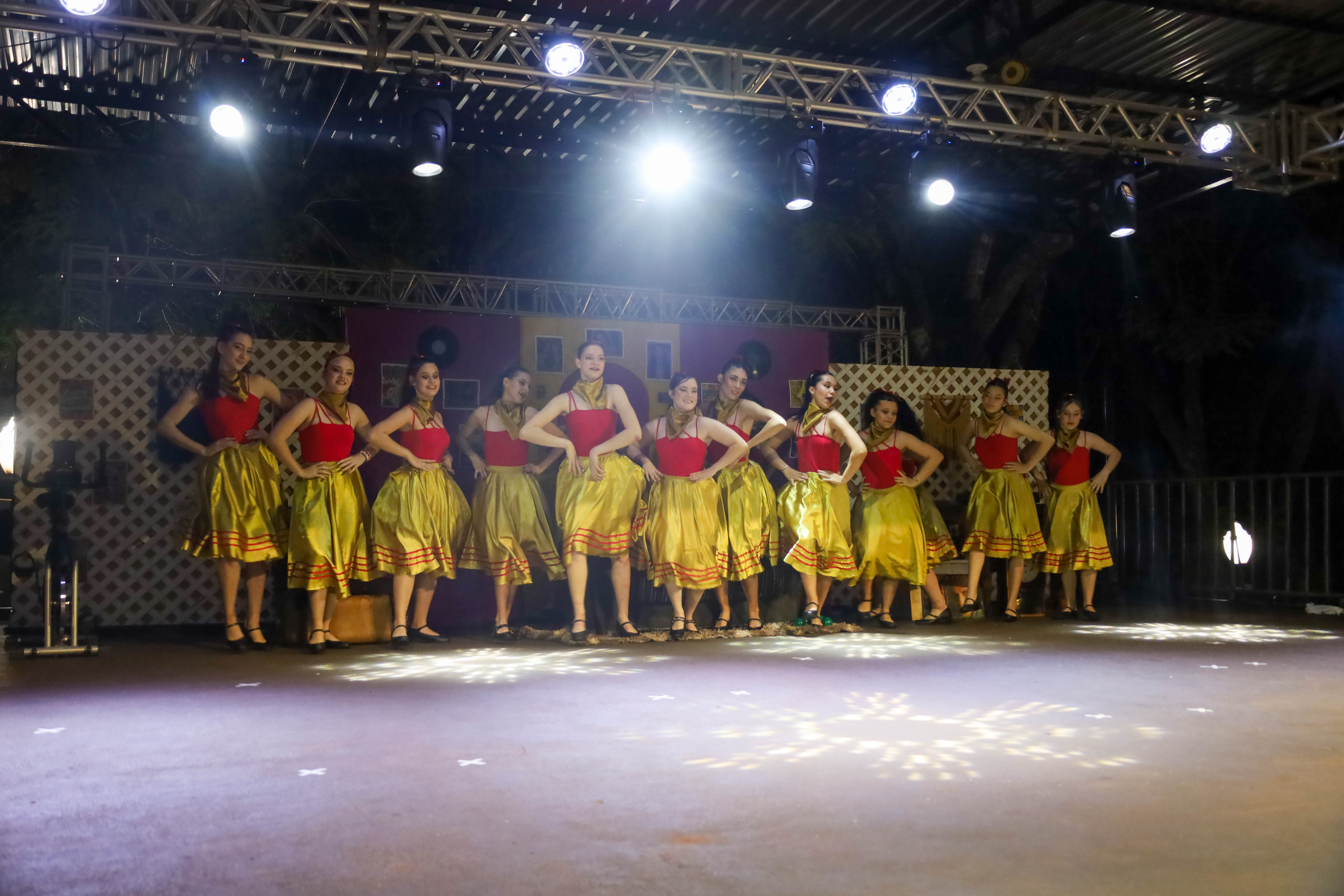Espetáculo Ecos do Tempo atraiu um grande público para a Feira Gastronômica e Cultura e Expo Cresol