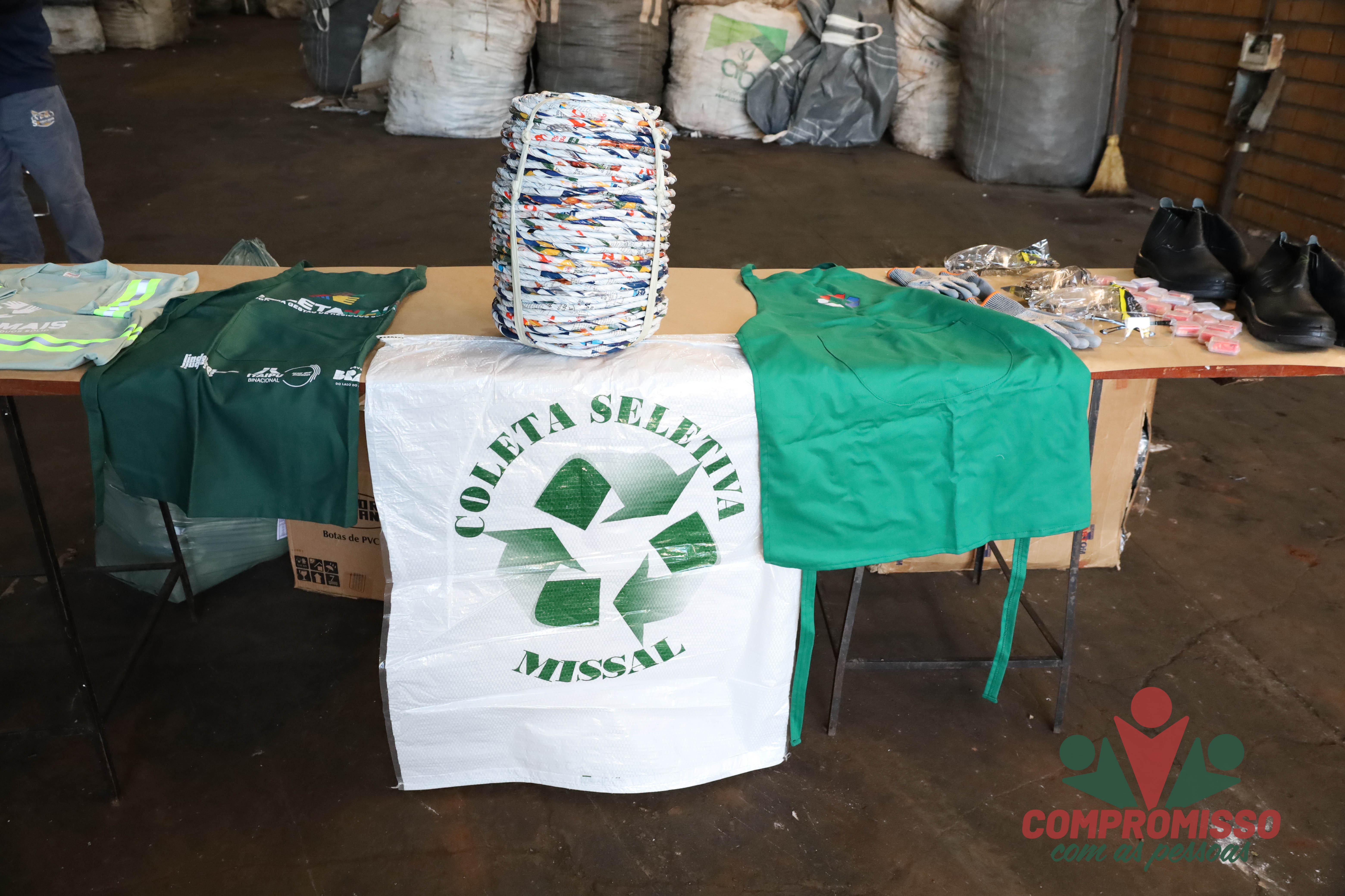 Associação dos catadores de Recicláveis de Missal recebem novos EPI’s