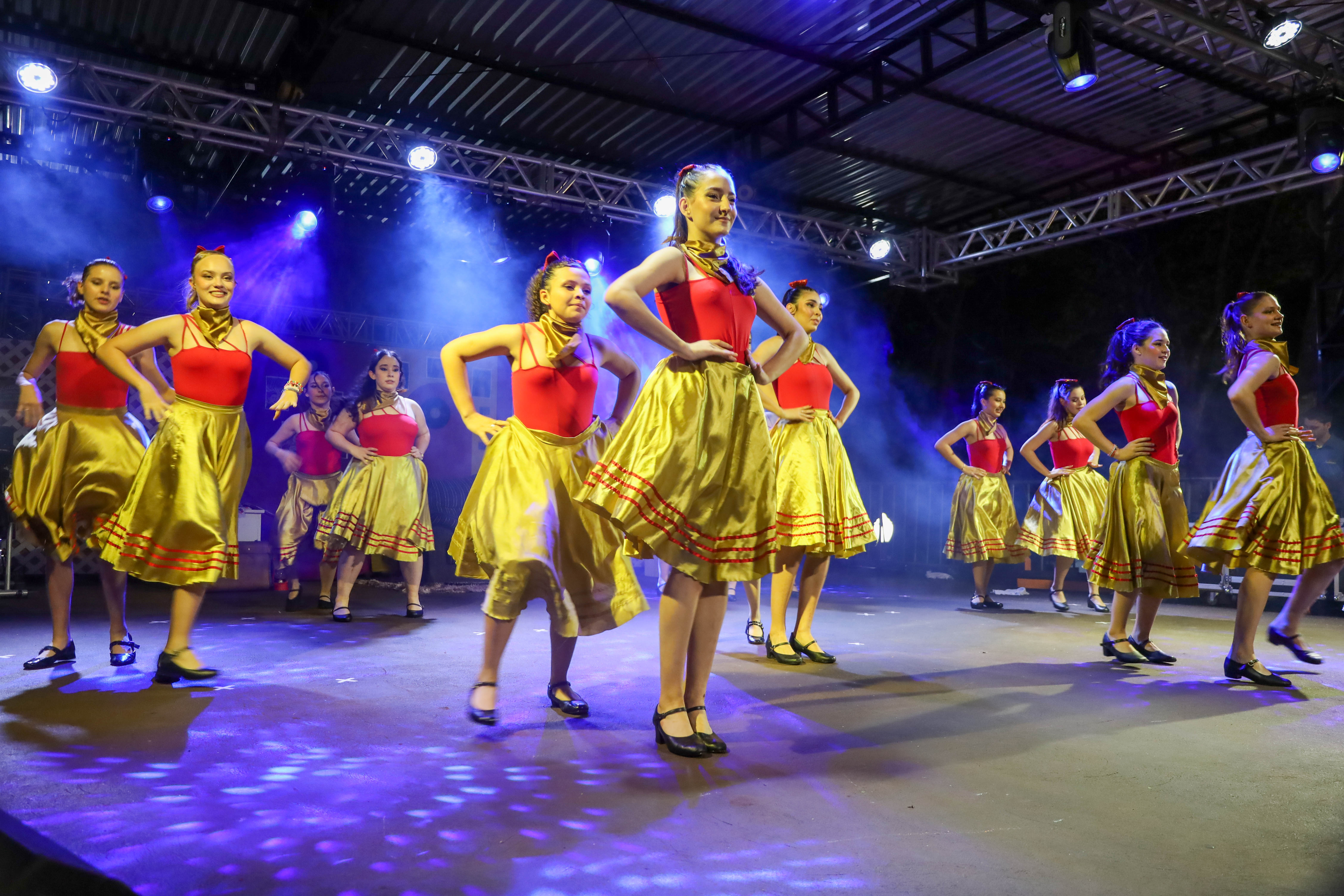 Espetáculo Ecos do Tempo atraiu um grande público para a Feira Gastronômica e Cultura e Expo Cresol