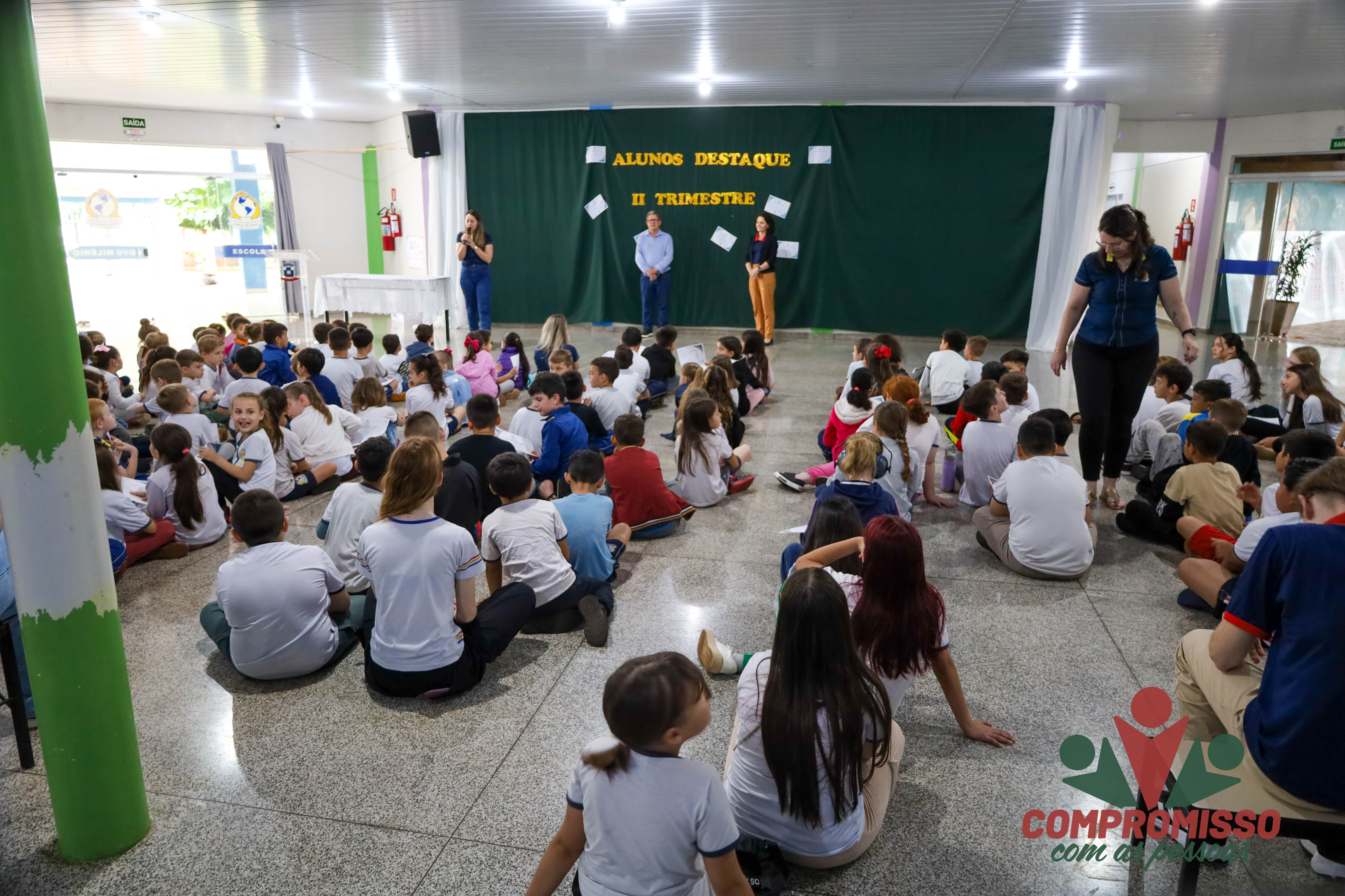 Escola Novo Milênio certifica alunos destaque do segundo trimestre letivo