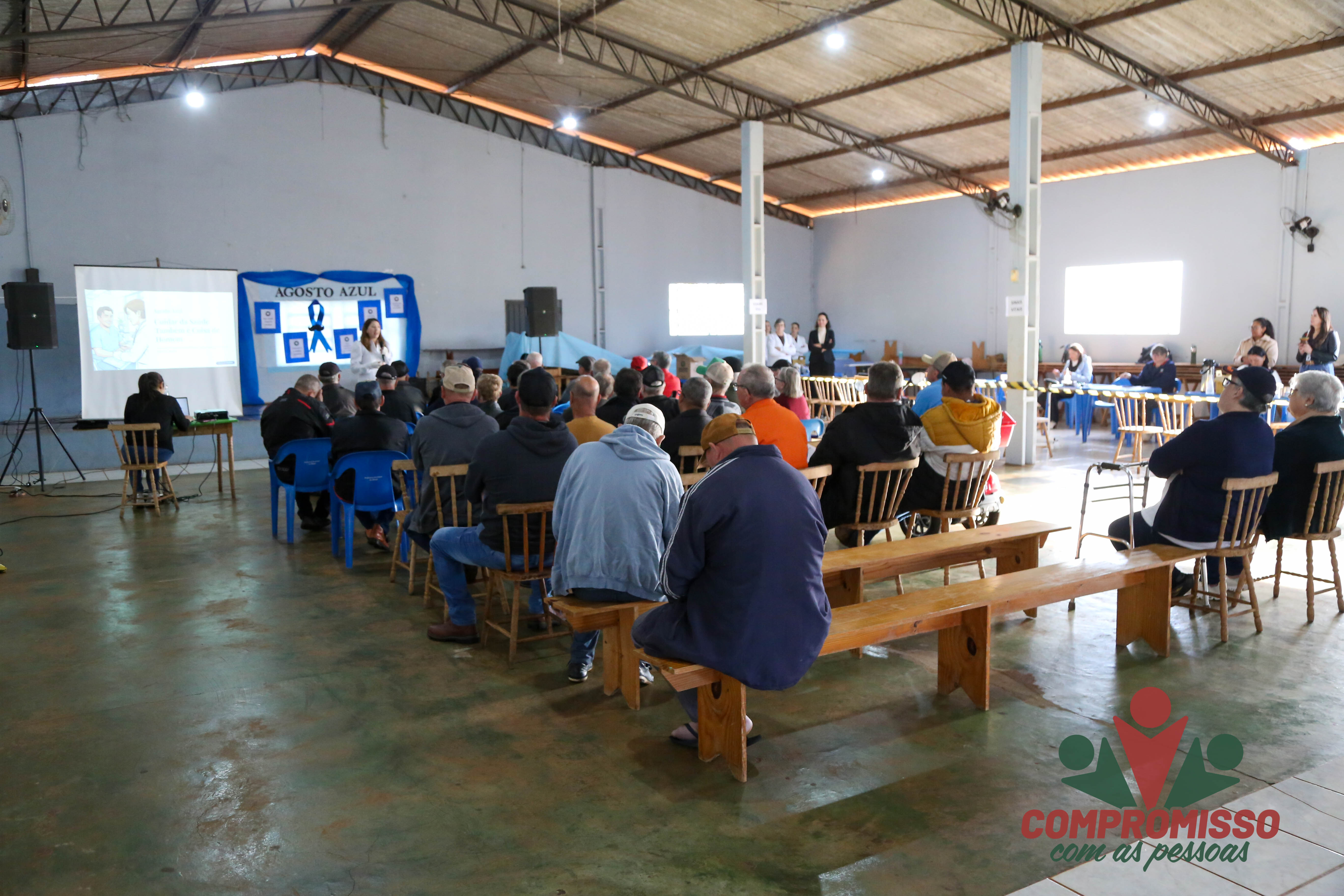 Clube do Bairro Renascer recebe ações do Agosto Azul