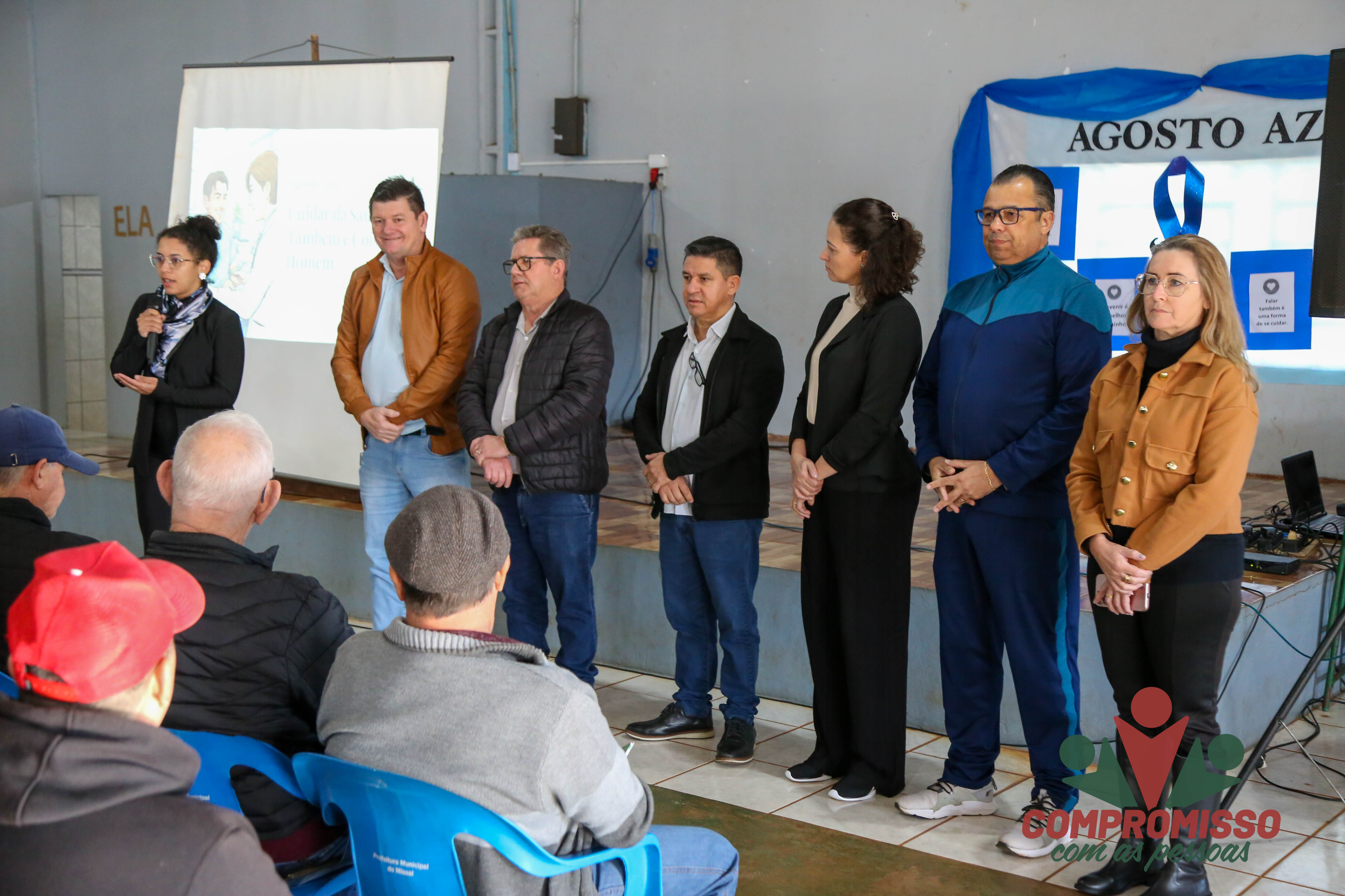 Clube do Bairro Renascer recebe ações do Agosto Azul