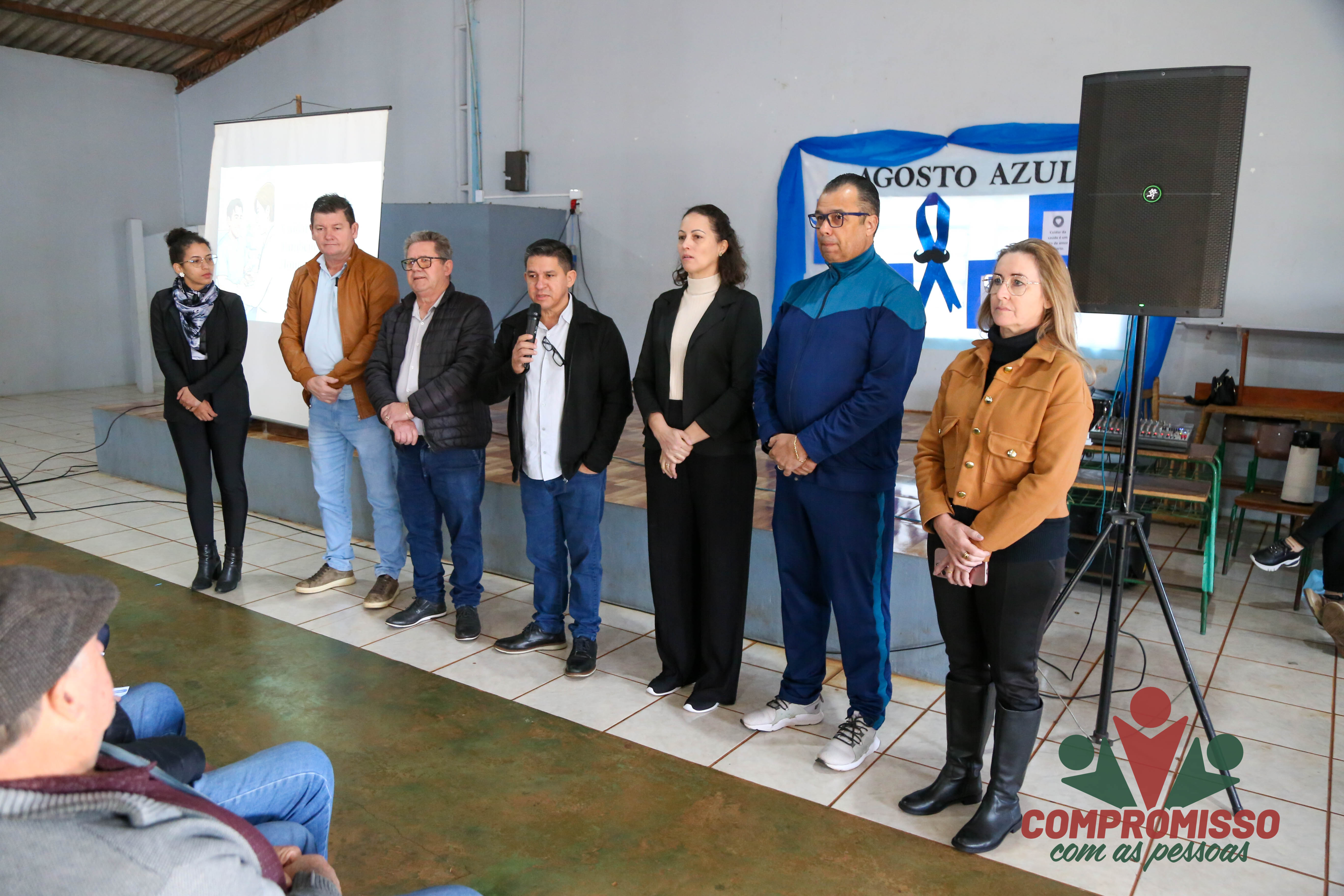 Clube do Bairro Renascer recebe ações do Agosto Azul