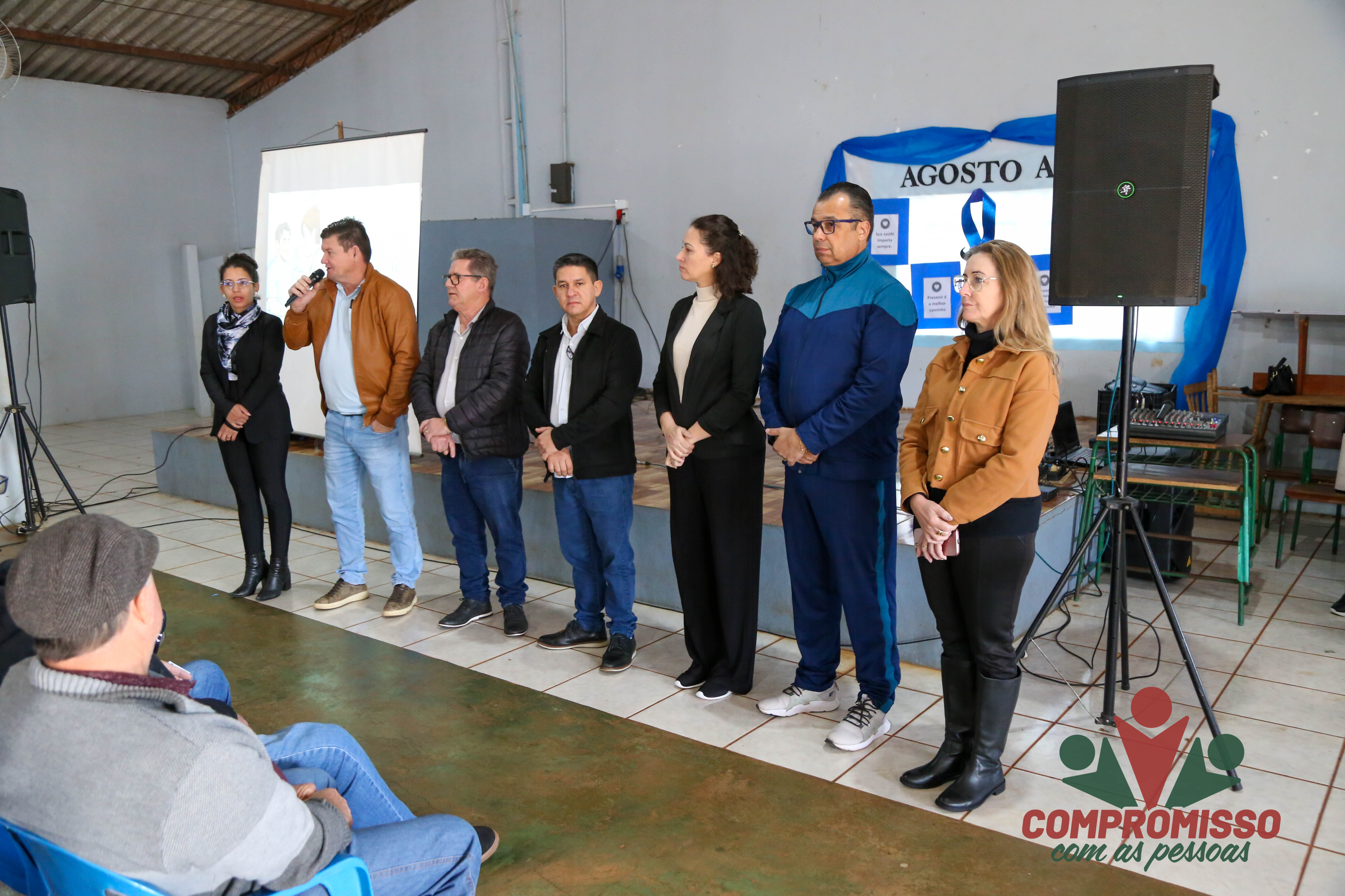Clube do Bairro Renascer recebe ações do Agosto Azul