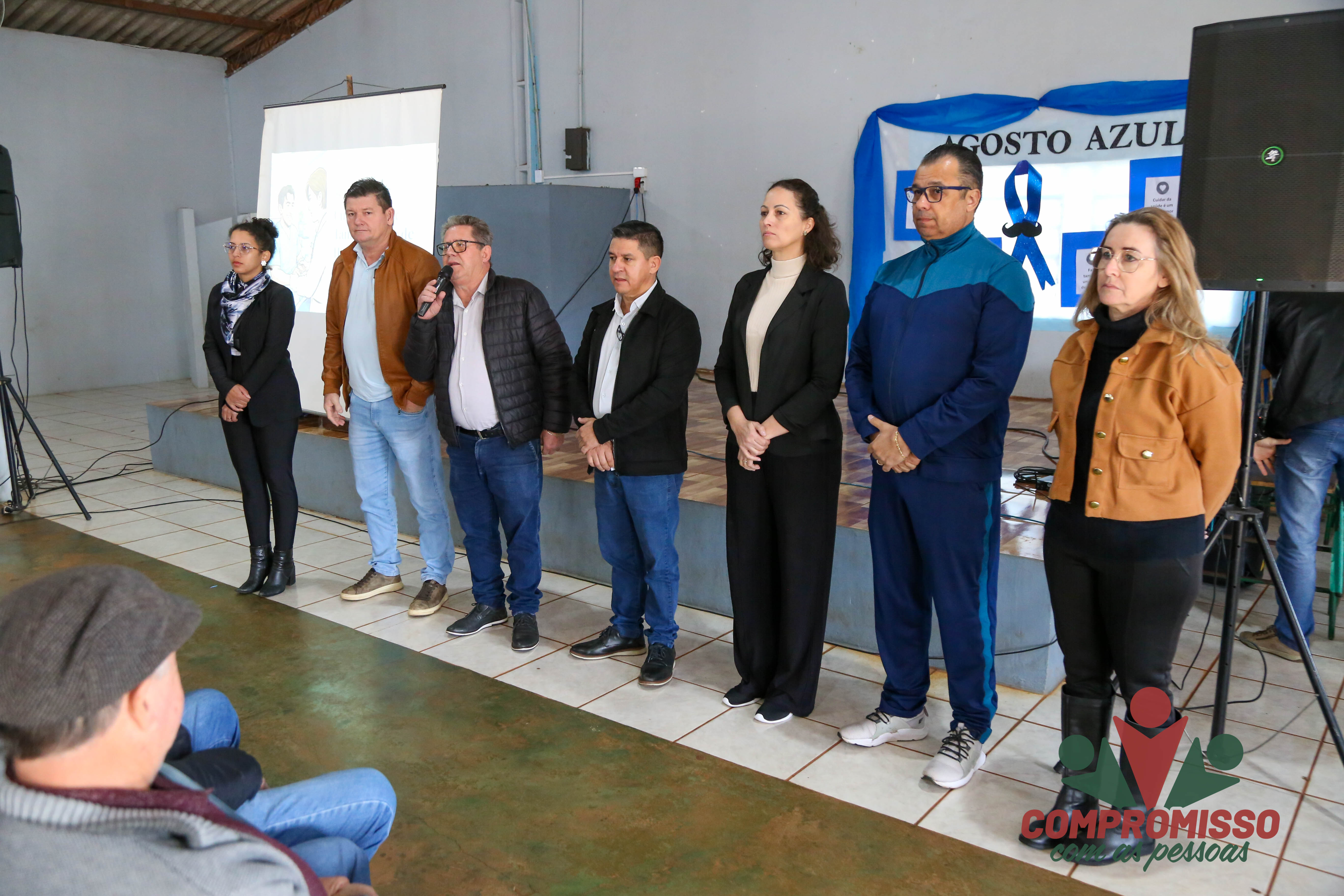 Clube do Bairro Renascer recebe ações do Agosto Azul