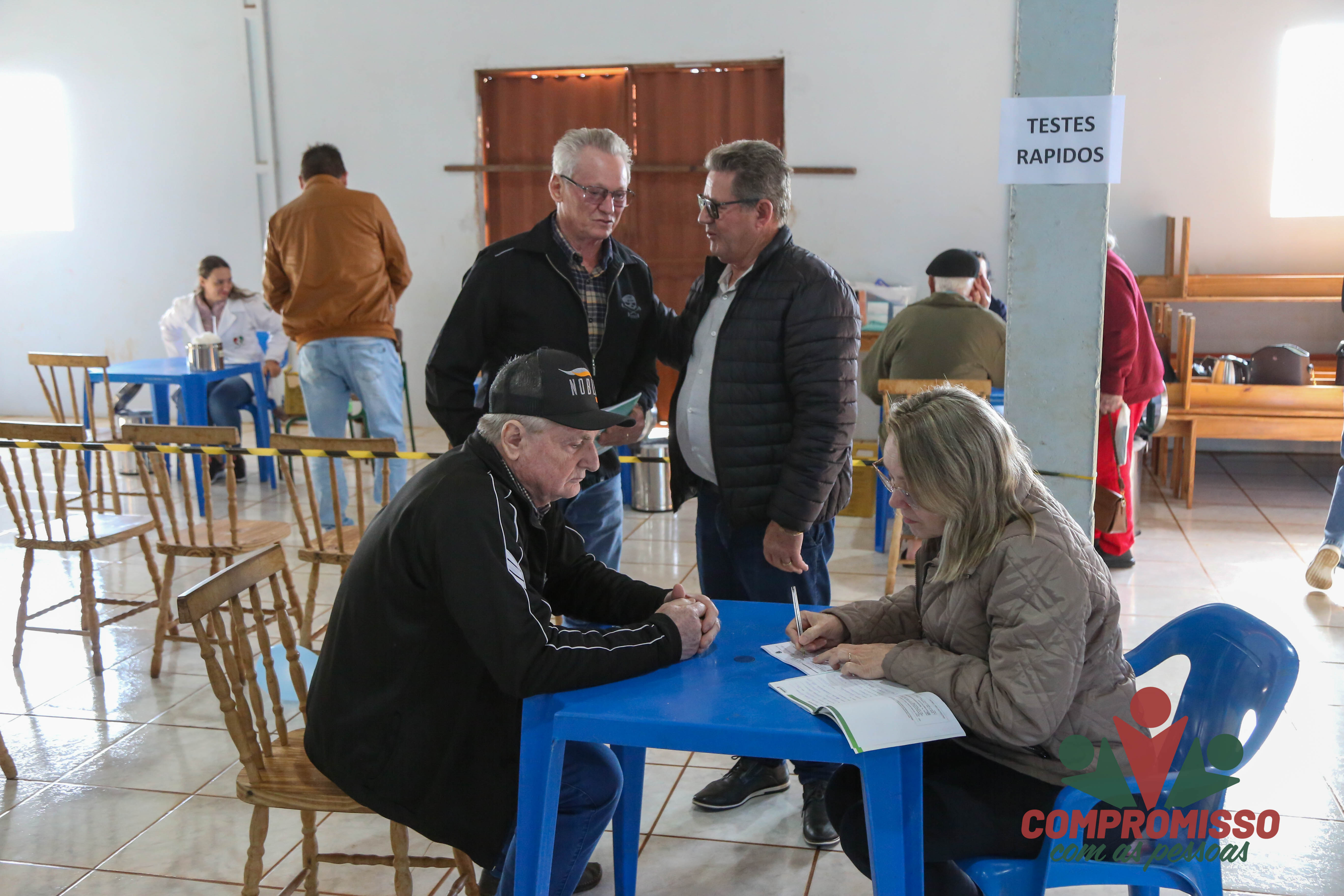 Clube do Bairro Renascer recebe ações do Agosto Azul