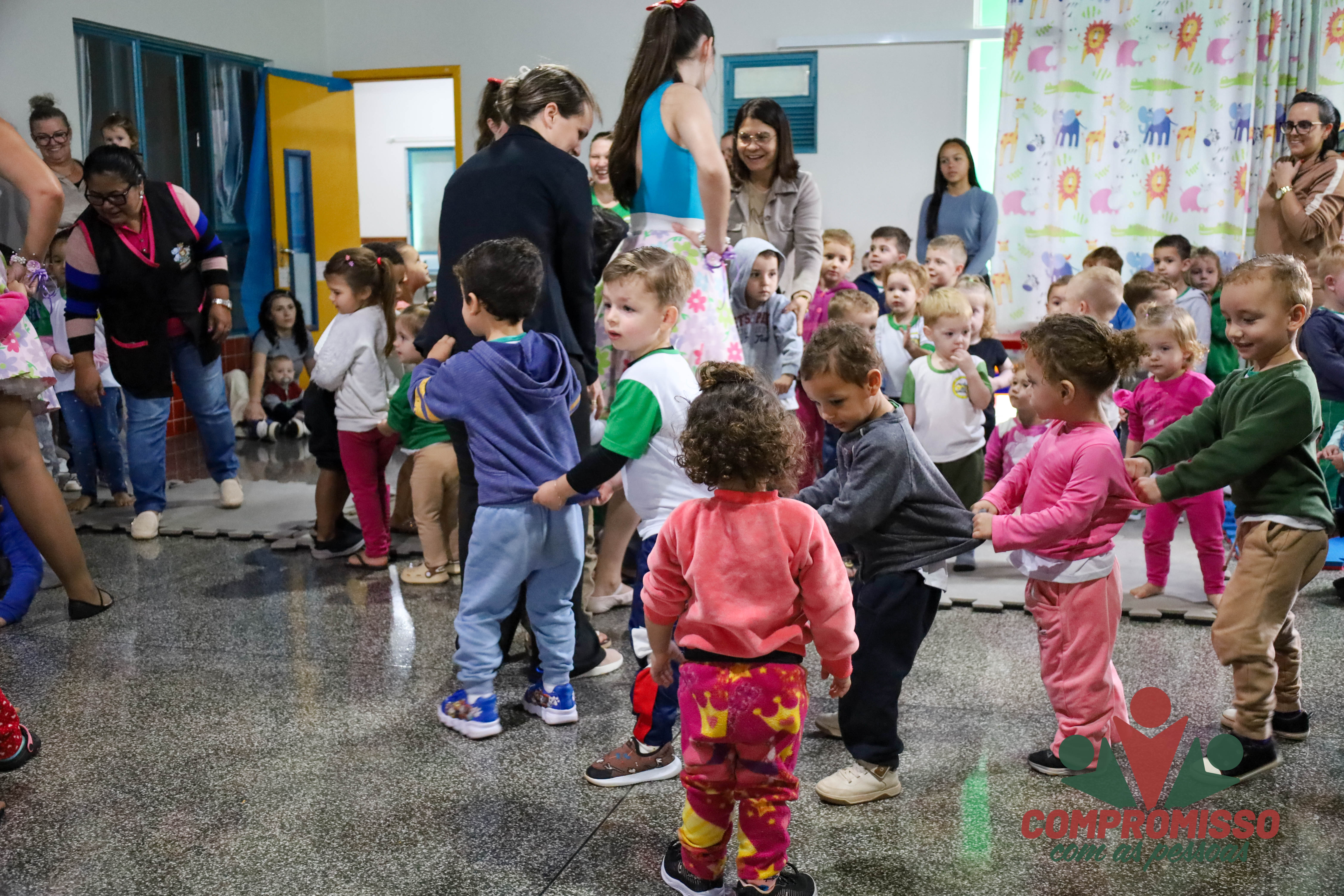 Atividade para o Dia das Crianças nos CMEIs de Missal promove música e diversão em Missal