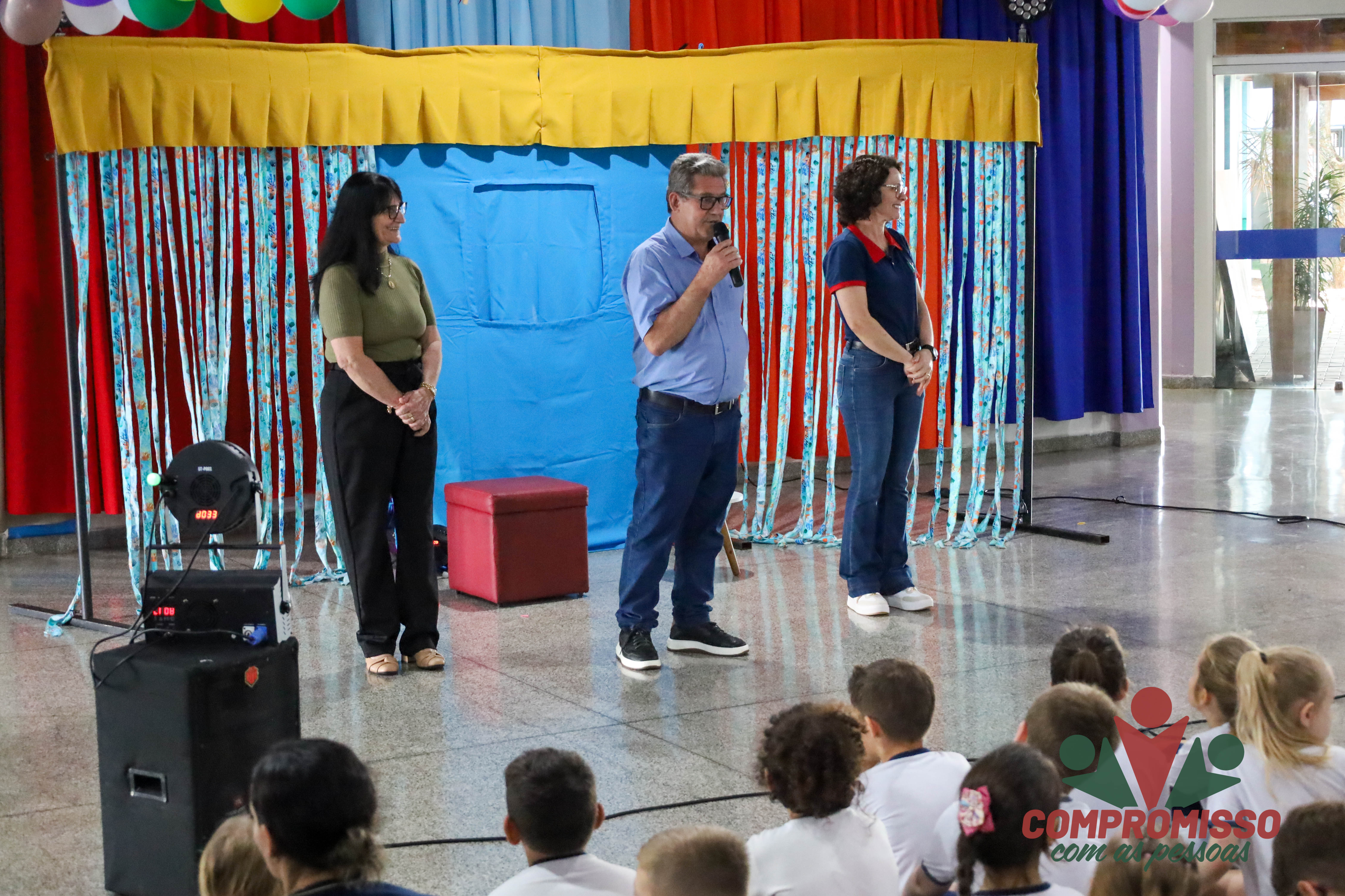 Teatro sobre Amizade é apresentado aos alunos da rede municipal durante a semana da Criança em Missal