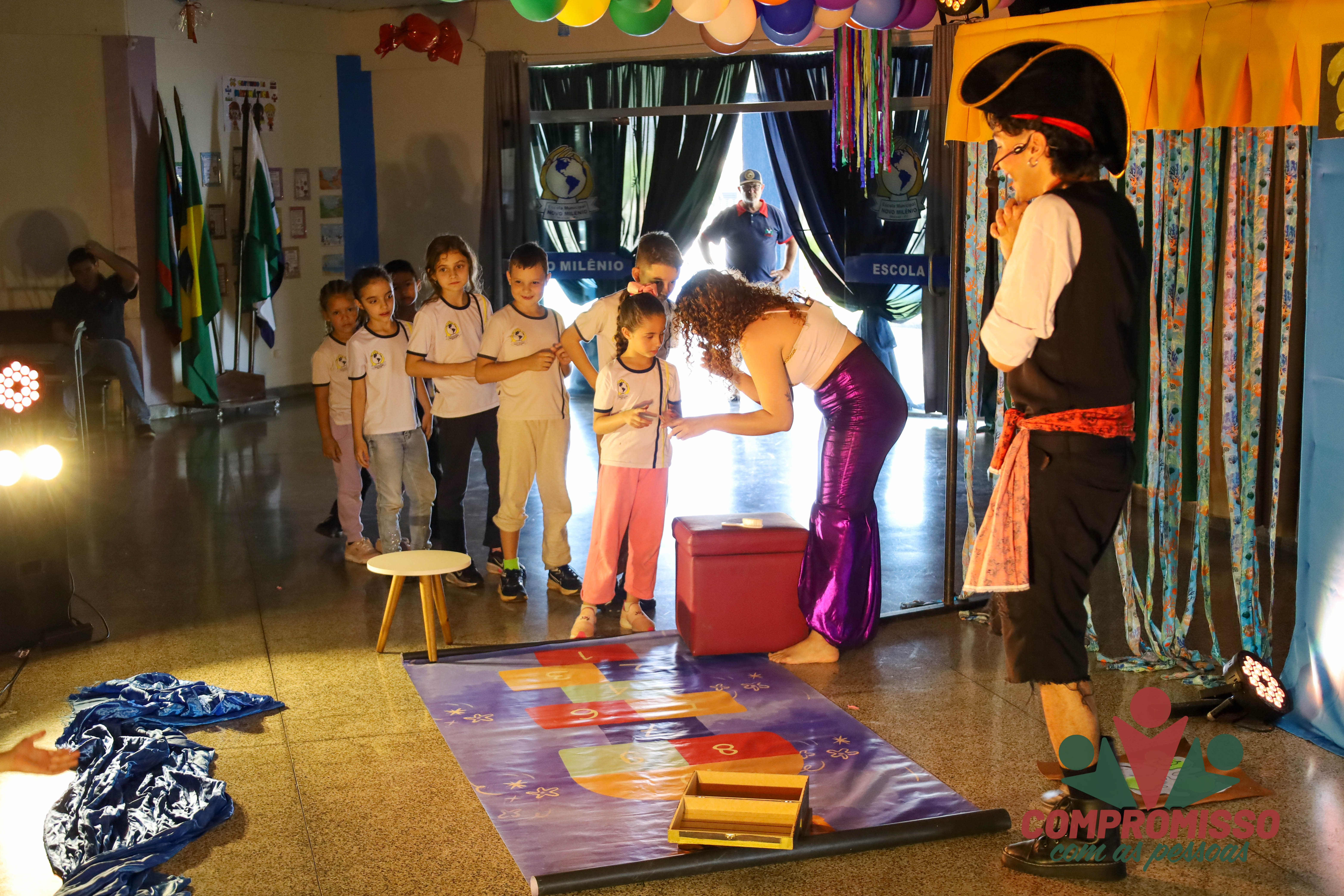 Teatro sobre Amizade é apresentado aos alunos da rede municipal durante a semana da Criança em Missal